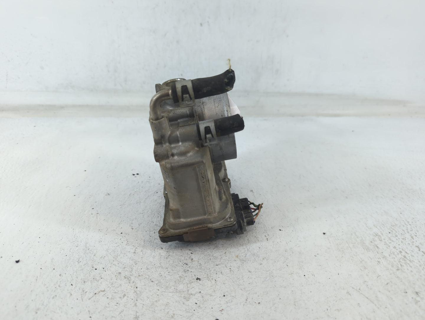 2017 Nissan Altima Throttle Body P/N:02955 6K09, 3RA60-01 B Fits Fits 2013 2014 2015 2016 2018 2019 OEM Used Auto Parts - Oe