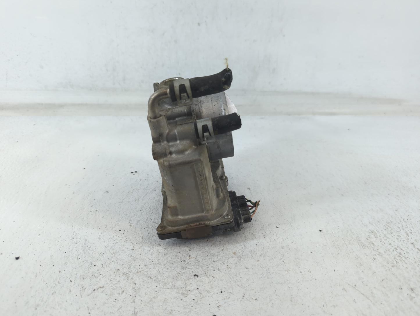 2017 Nissan Altima Throttle Body P/N:02955 6K09, 3RA60-01 B Fits Fits 2013 2014 2015 2016 2018 2019 OEM Used Auto Parts - Oe