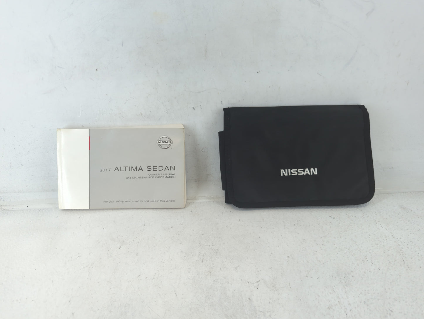 2017 Nissan Altima Owners Manual Book Guide P/N:OM17EA OL33U0 OEM Used Auto Parts - Oemusedautoparts1.com