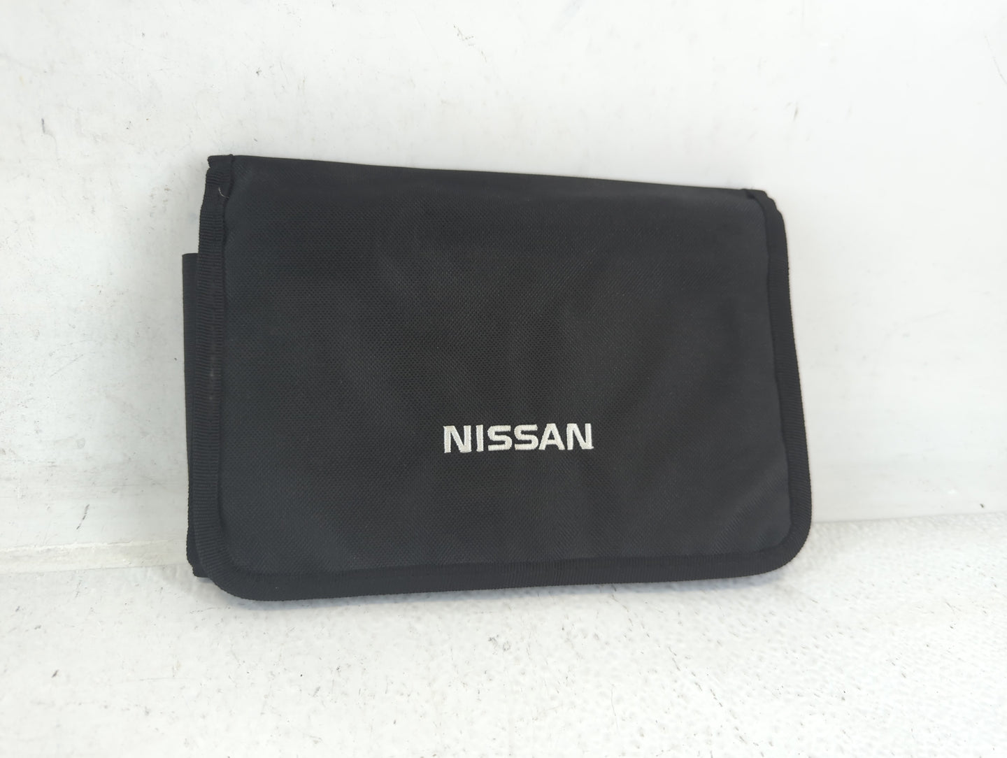 2017 Nissan Altima Owners Manual Book Guide P/N:OM17EA OL33U0 OEM Used Auto Parts - Oemusedautoparts1.com