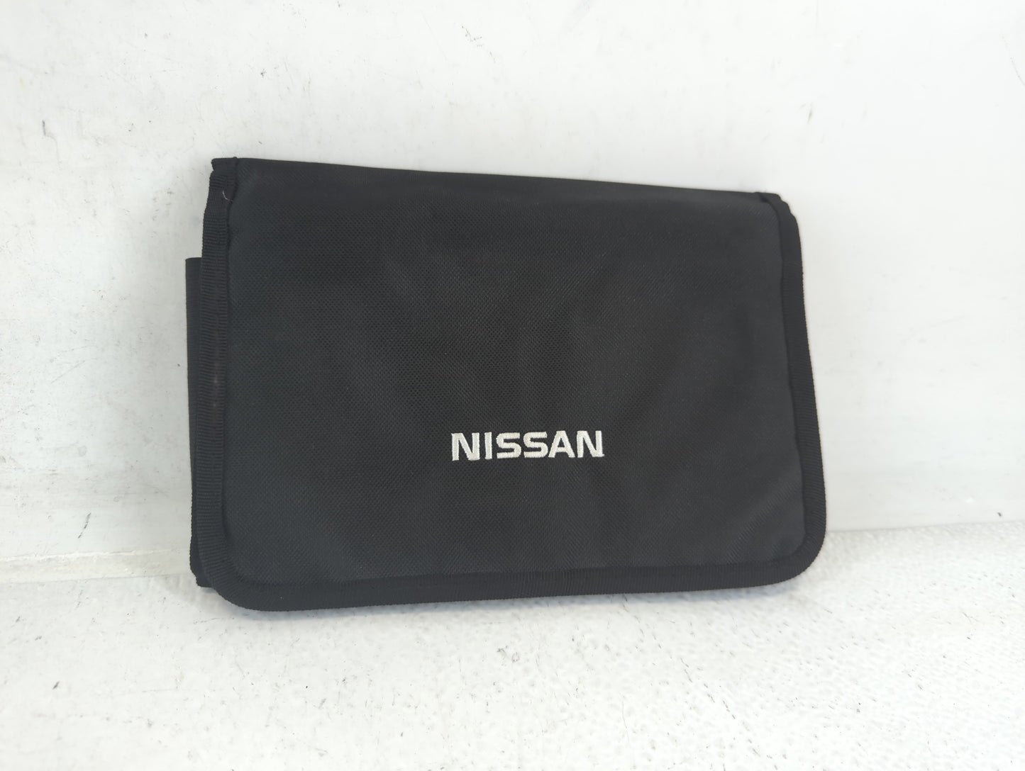 2017 Nissan Altima Owners Manual Book Guide P/N:OM17EA OL33U0 OEM Used Auto Parts - Oemusedautoparts1.com