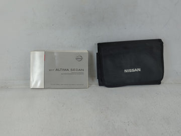 2017 Nissan Altima Owners Manual Book Guide P/N:OM17EA OL33U0 OEM Used Auto Parts - Oemusedautoparts1.com