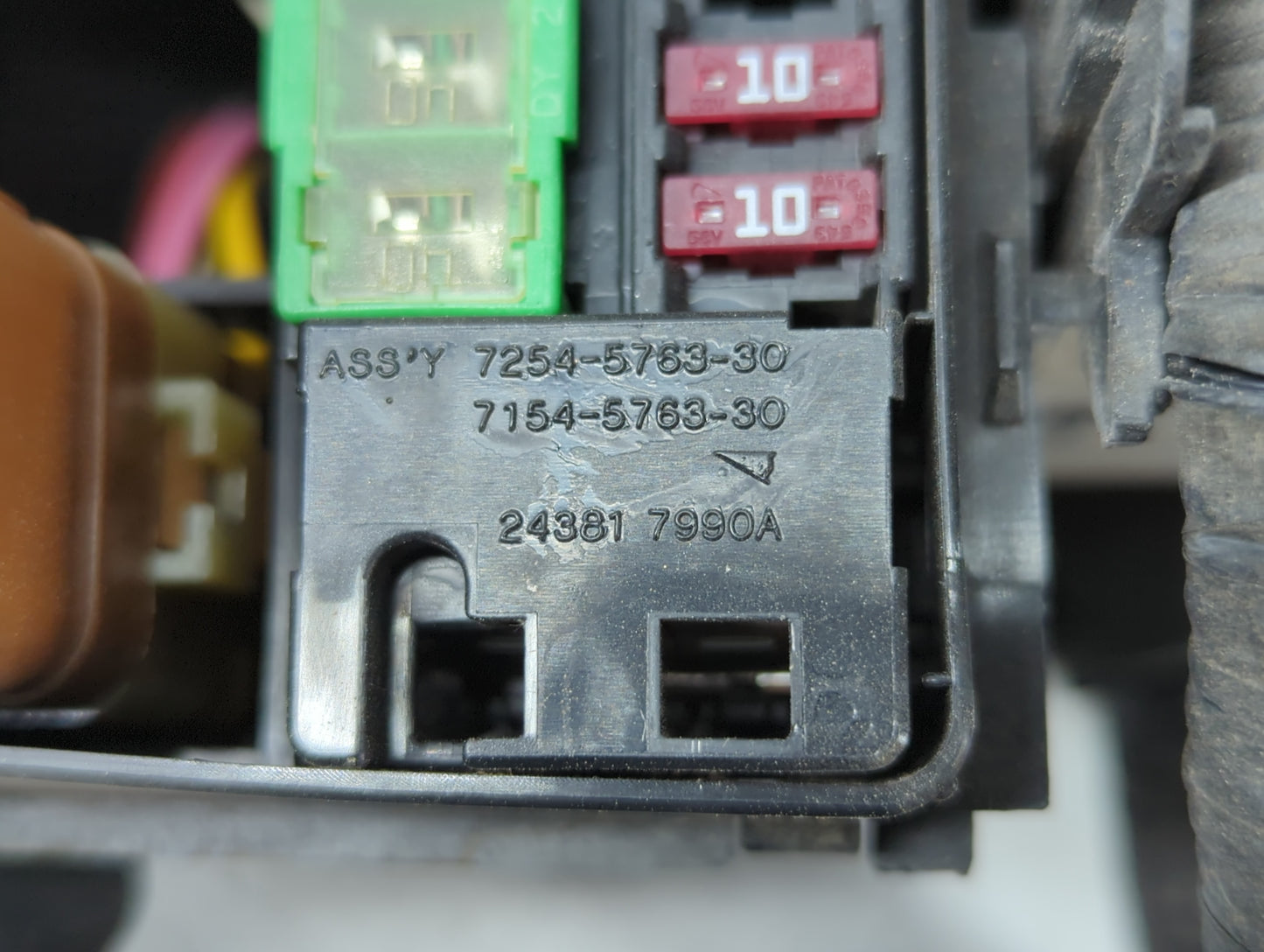2016-2017 Nissan Altima Fusebox Fuse Box Panel Relay Module P/N:7154-5763-30 Fits Fits 2016 2017 OEM Used Auto Parts - Oemus
