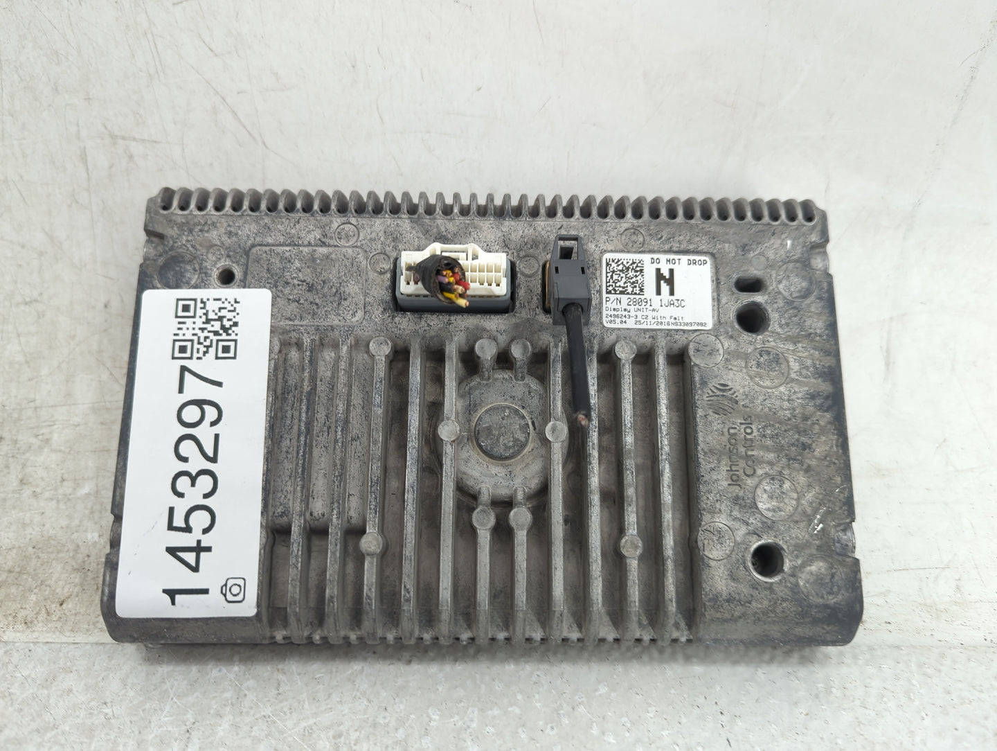 2017-2017 Nissan Armada Information Display Screen - Oemusedautoparts1.com