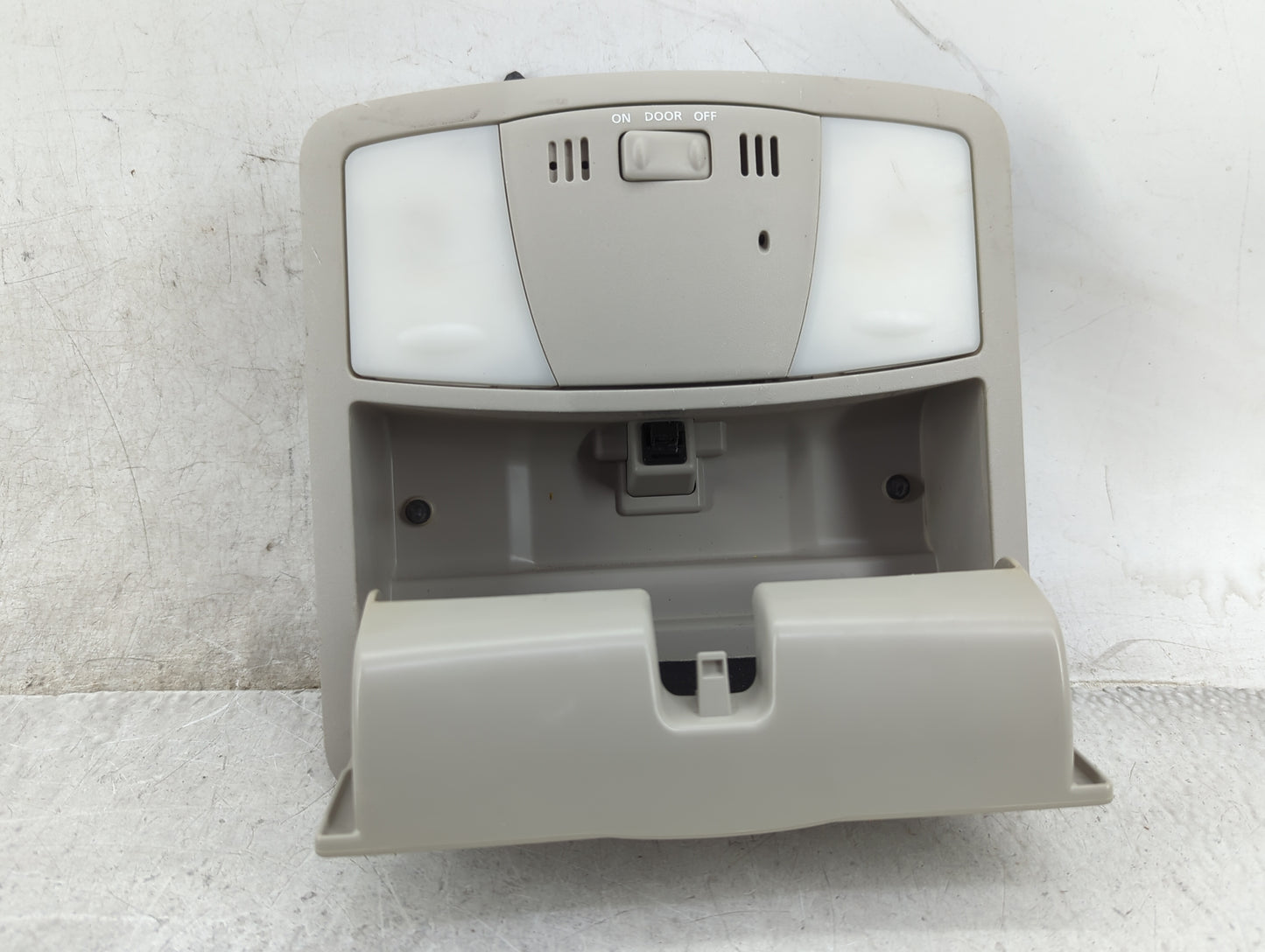 2017 Nissan Armada Overhead Roof Console - Oemusedautoparts1.com