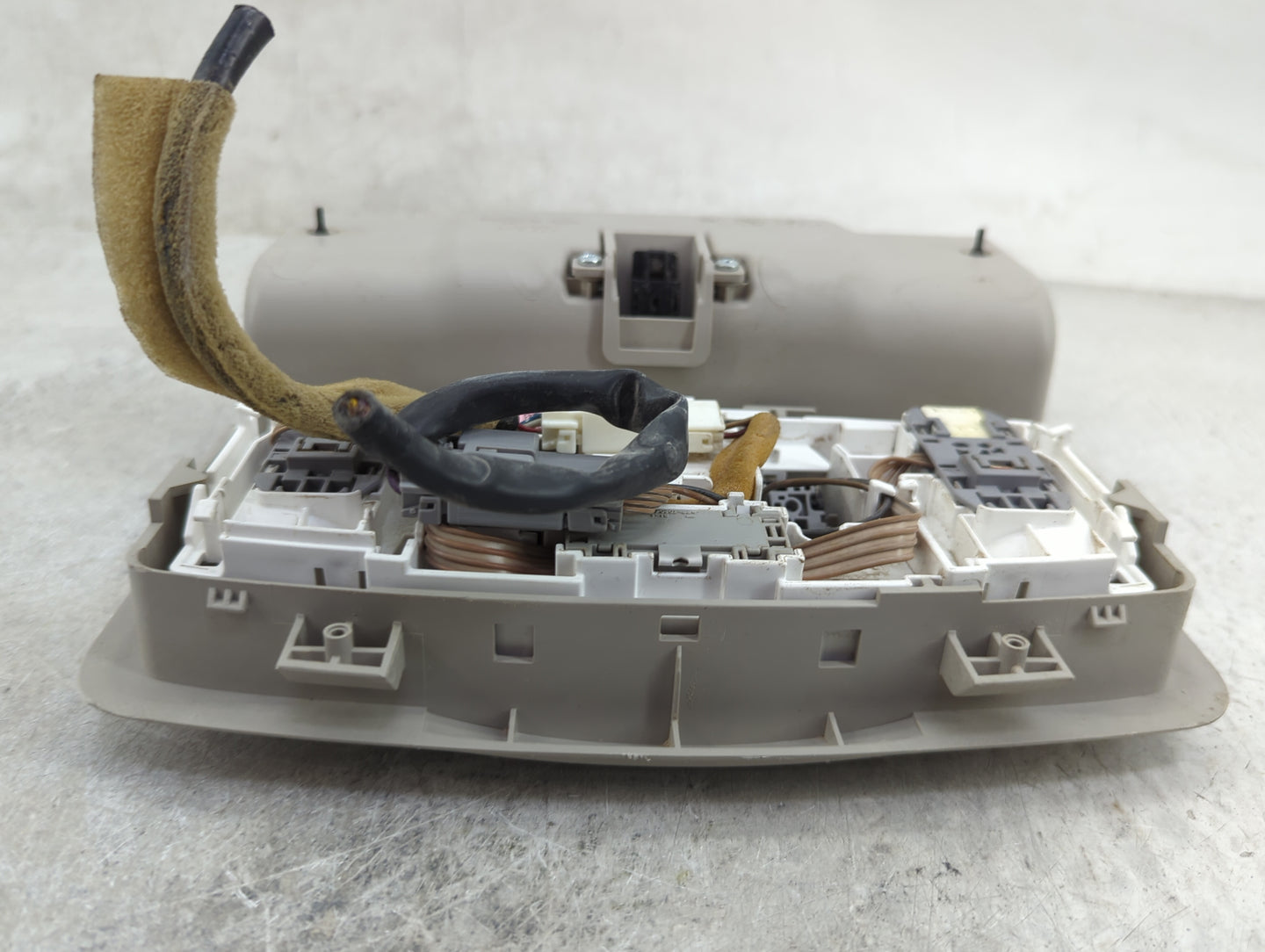2017 Nissan Armada Overhead Roof Console - Oemusedautoparts1.com