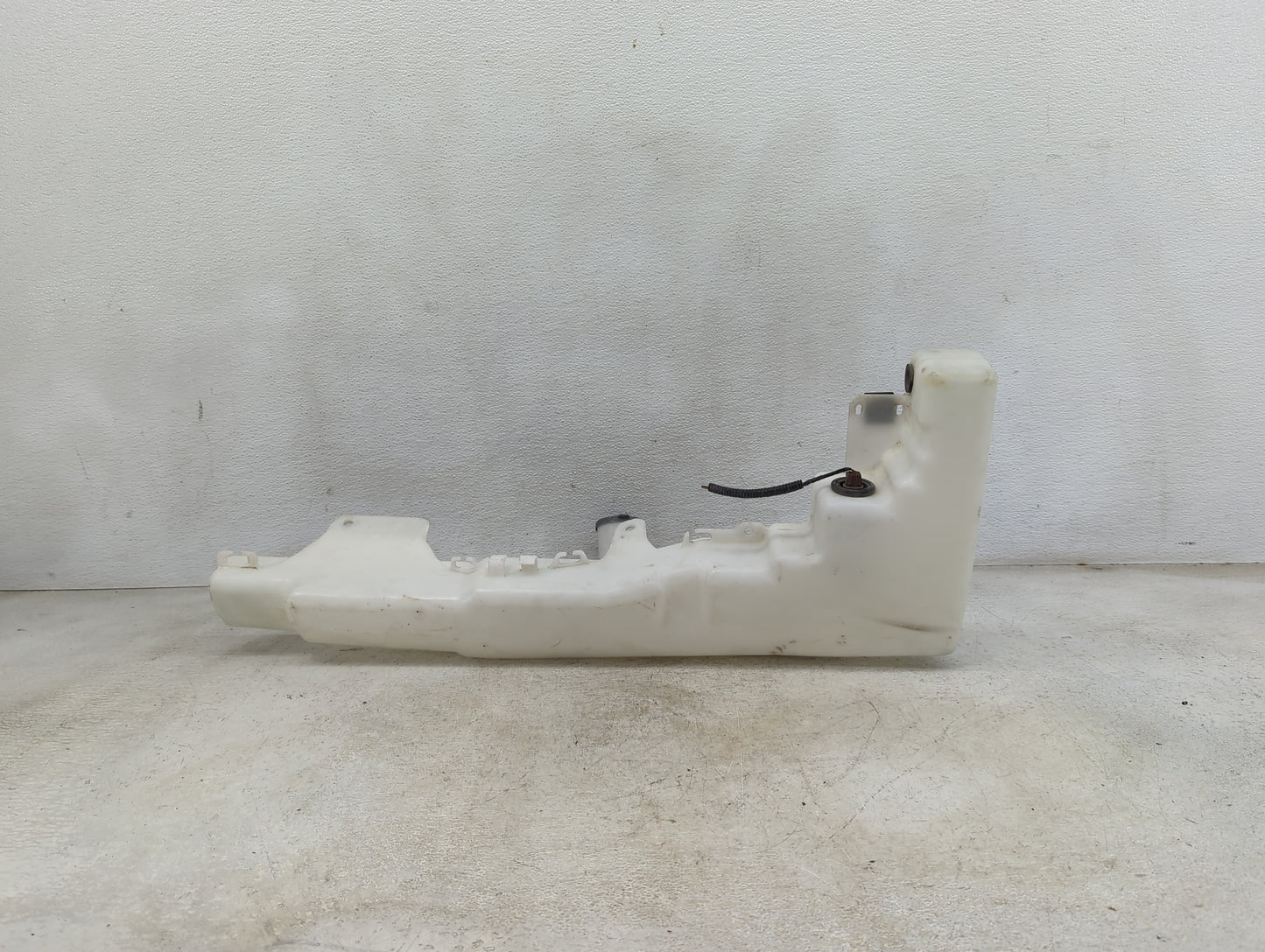 Nissan Armada Windshield Washer Fluid Reservoir Bottle Oem 1459599 - Oemusedautoparts1.com