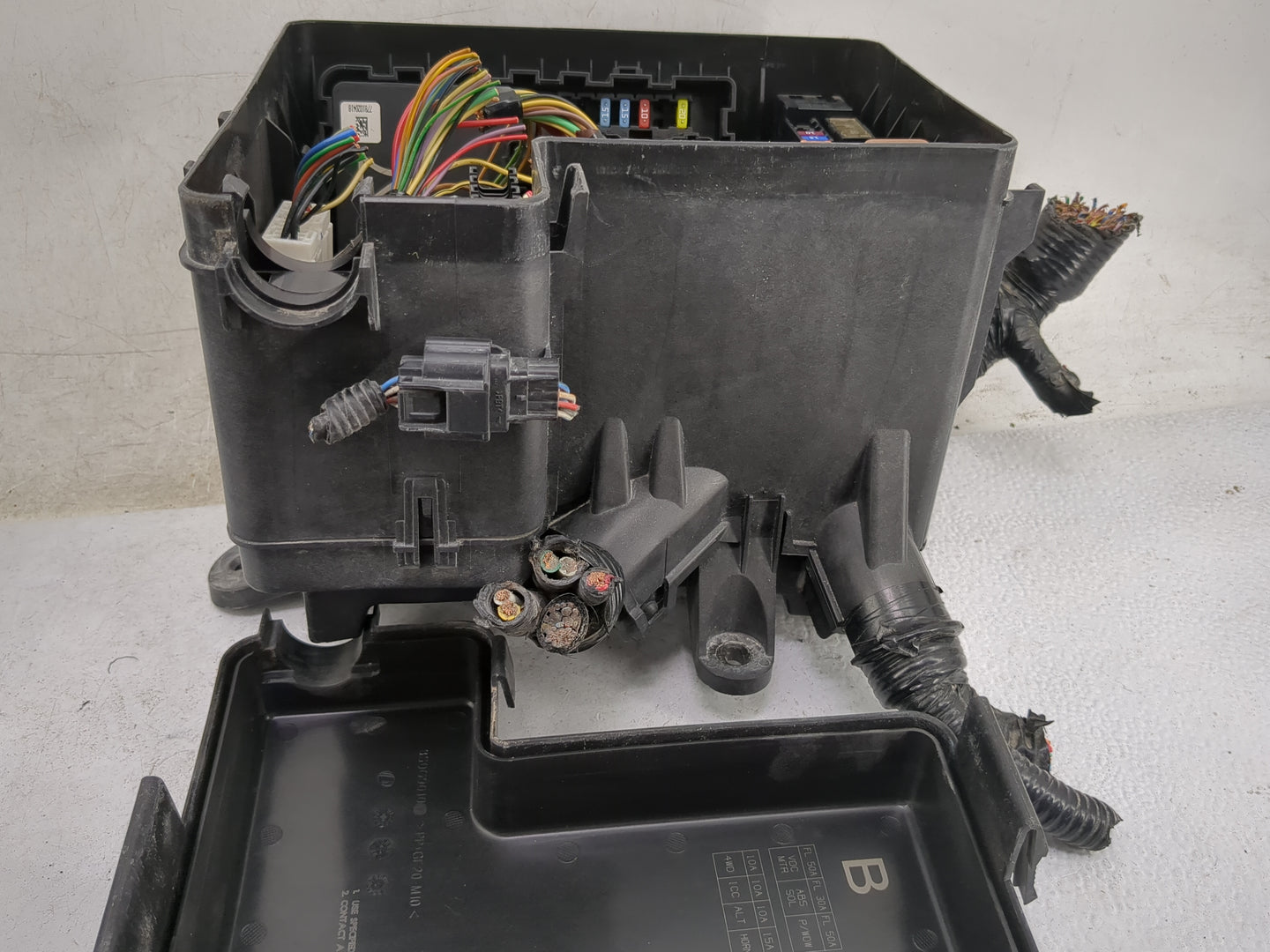 2017 Nissan Armada Fusebox Fuse Box Panel Relay Module P/N:3S0G9010 Fits OEM Used Auto Parts - Oemusedautoparts1.com