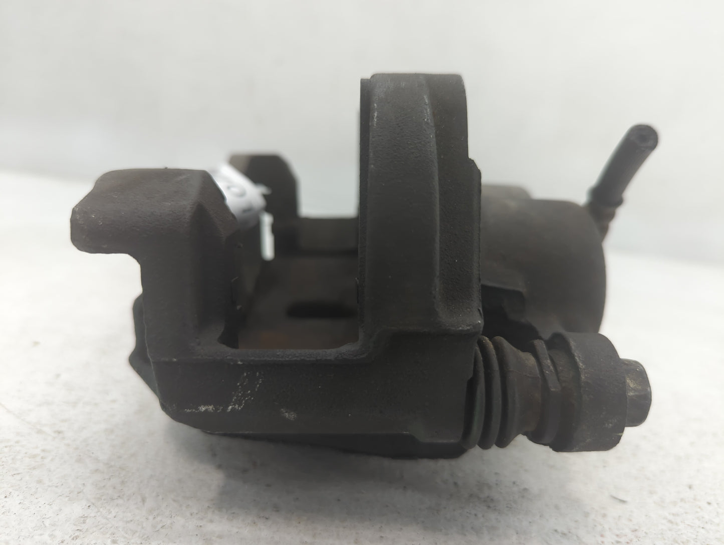 2017-2022 Nissan Armada Front Driver Left Brake Caliper - Oemusedautoparts1.com