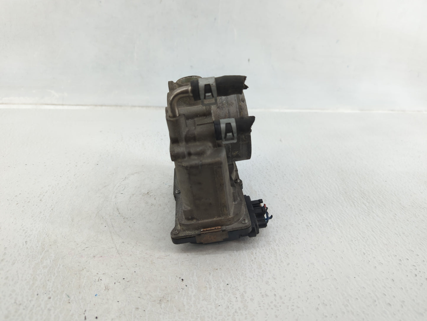 2013-2019 Nissan Frontier Throttle Body P/N:EA-A60-01 G Fits Fits 2013 2014 2015 2016 2017 2018 2019 OEM Used Auto Parts - O