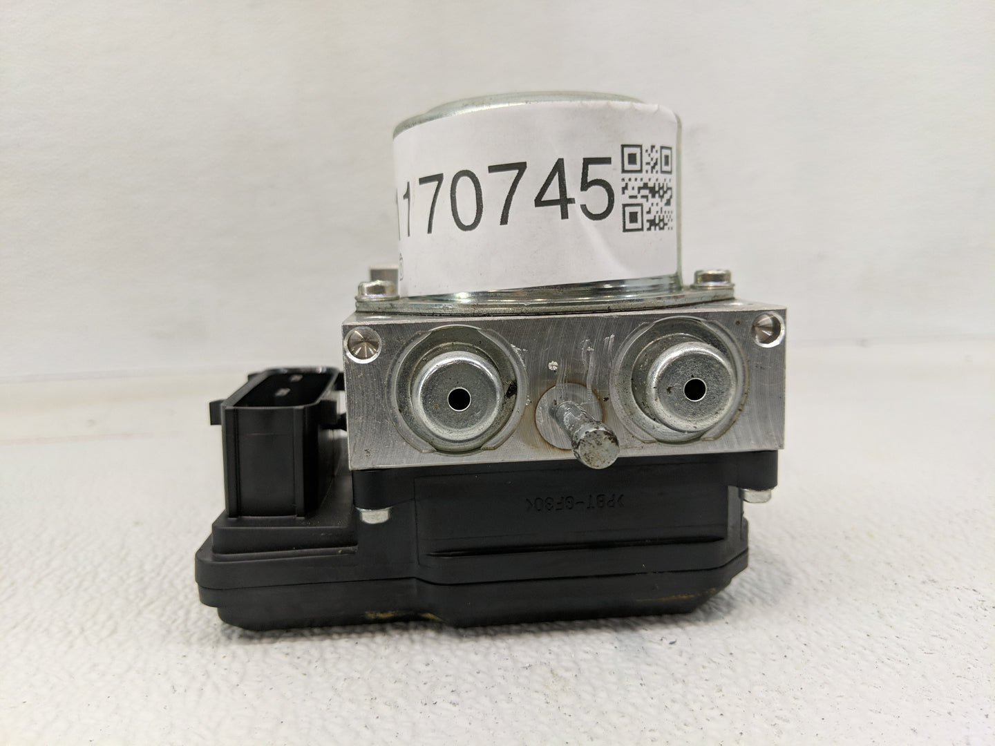 2017 Nissan Juke ABS Pump Control Module Replacement P/N:TD8405 Fits OEM Used Auto Parts - Oemusedautoparts1.com