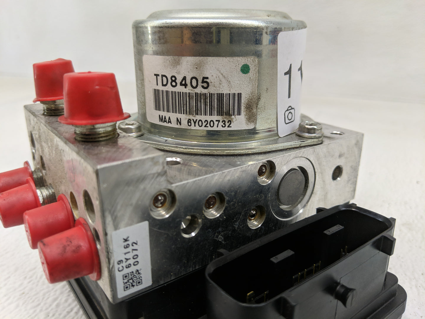 2017 Nissan Juke ABS Pump Control Module Replacement P/N:TD8405 Fits OEM Used Auto Parts - Oemusedautoparts1.com