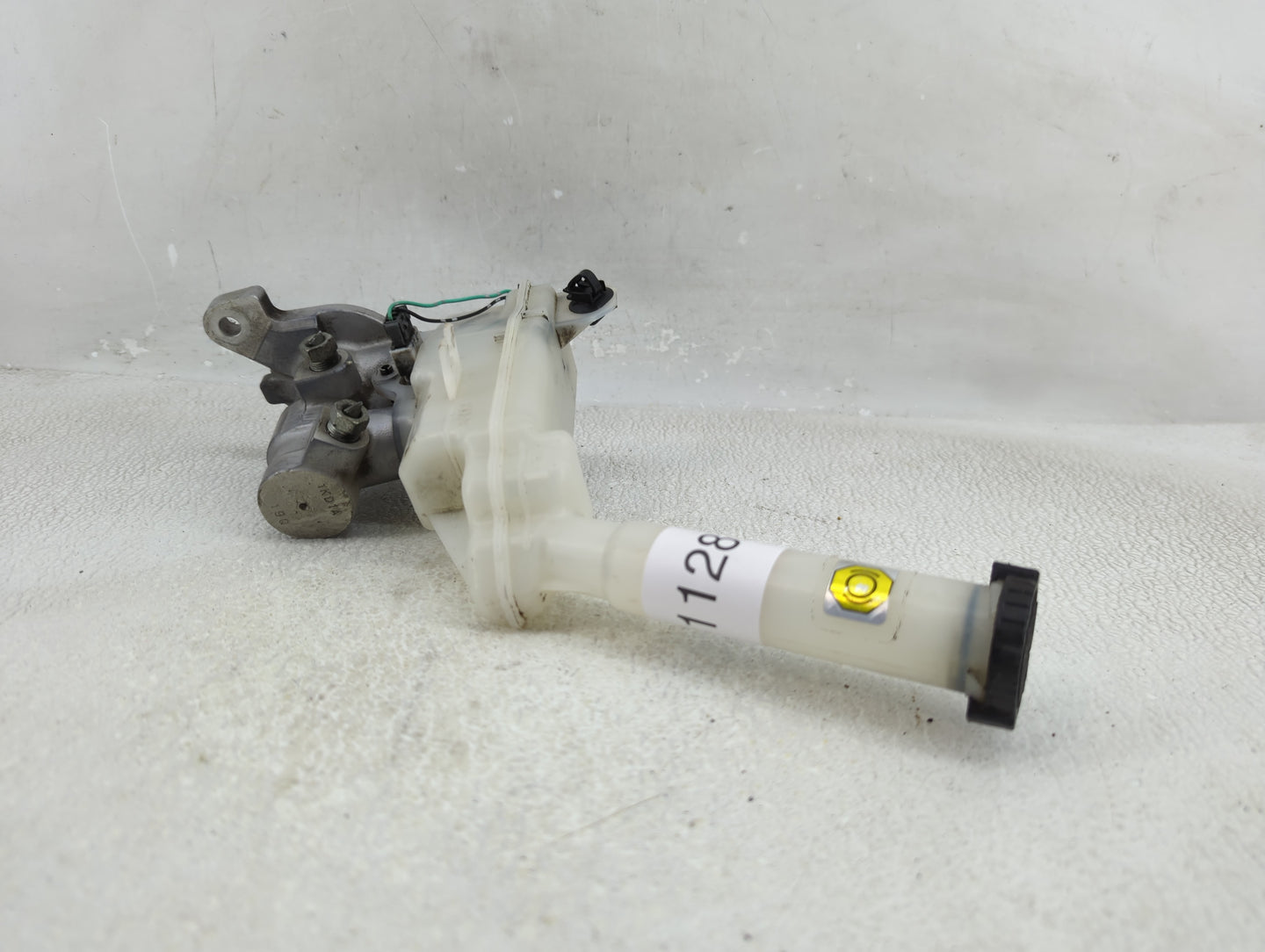 2011-2017 Nissan Juke Brake Master Cylinder - Oemusedautoparts1.com