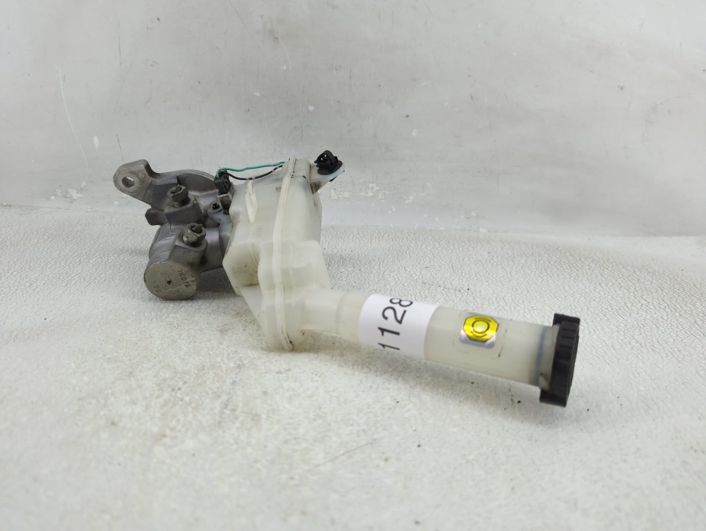2011-2017 Nissan Juke Brake Master Cylinder - Oemusedautoparts1.com
