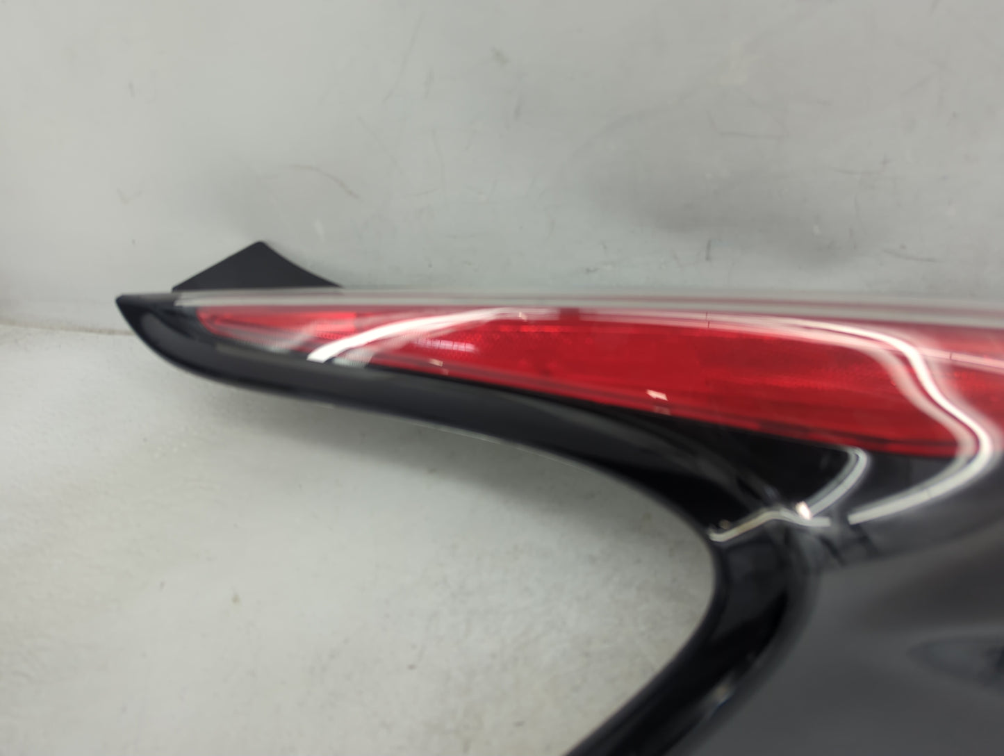 2015-2017 Nissan Juke Tail Light Assembly Driver Left OEM P/N:26555-3YM2B Fits Fits 2015 2016 2017 OEM Used Auto Parts - Oem