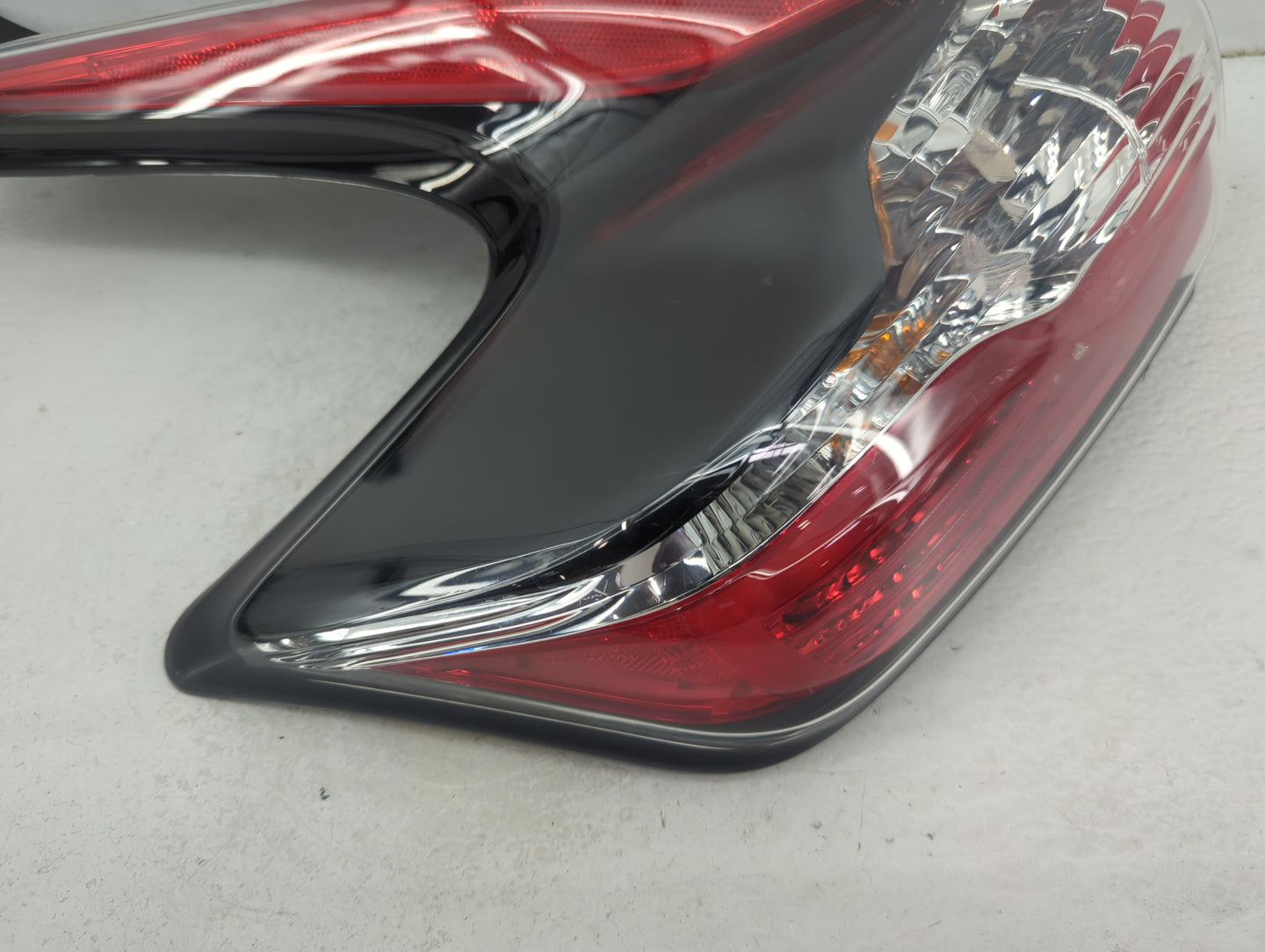 2015-2017 Nissan Juke Tail Light Assembly Driver Left OEM P/N:26555-3YM2B Fits Fits 2015 2016 2017 OEM Used Auto Parts - Oem