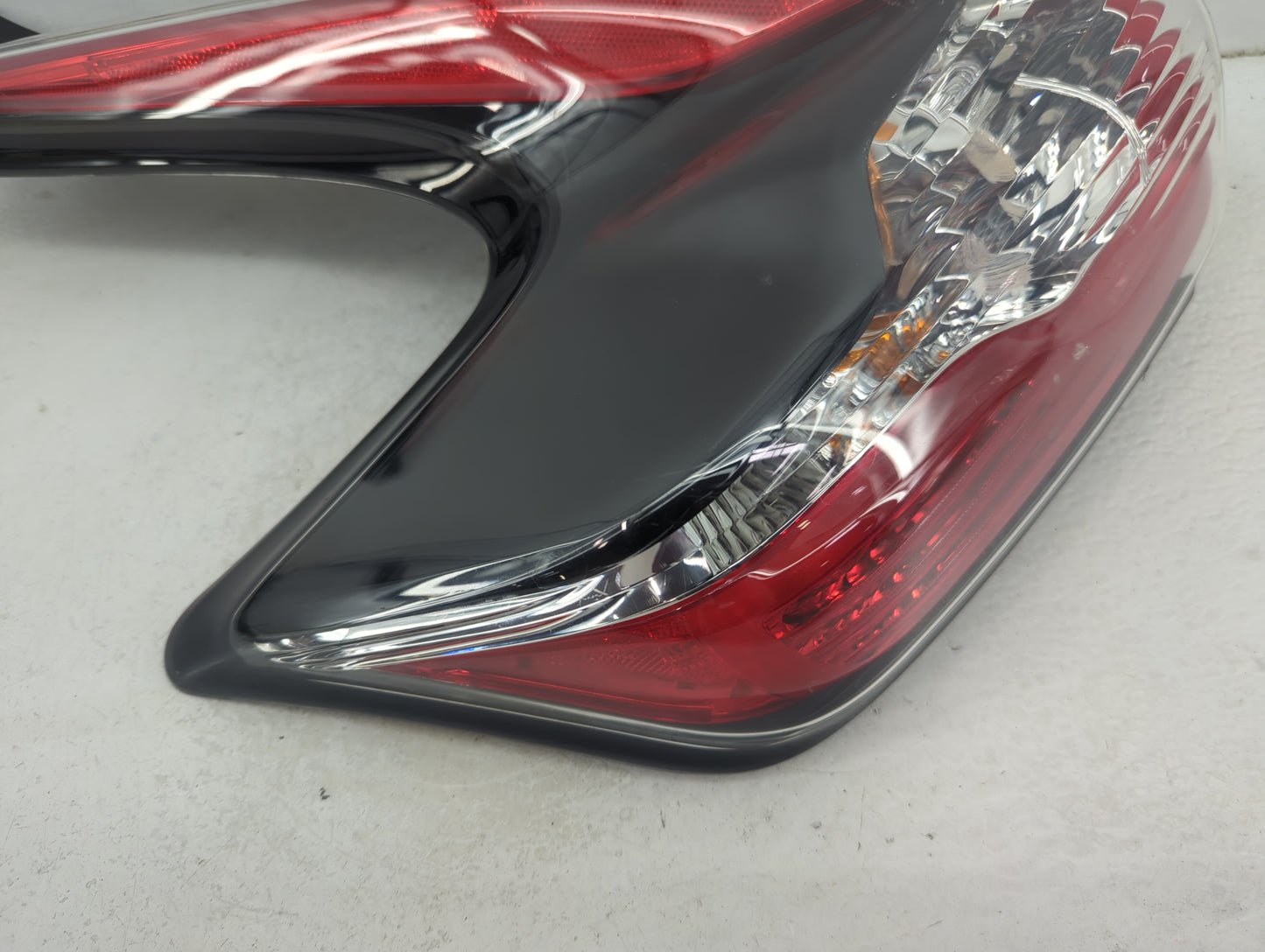 2015-2017 Nissan Juke Tail Light Assembly Driver Left OEM P/N:26555-3YM2B Fits Fits 2015 2016 2017 OEM Used Auto Parts - Oem