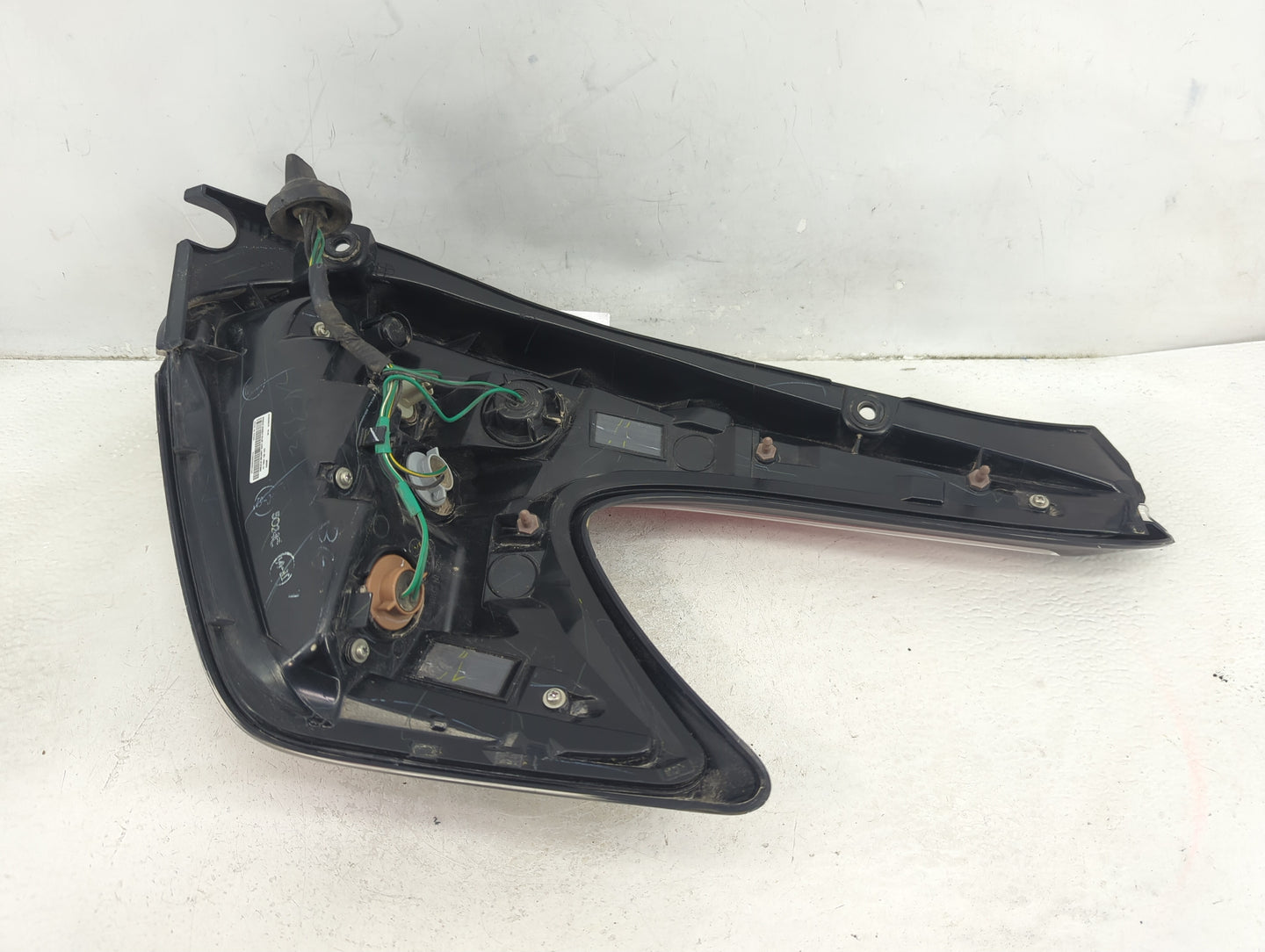 2015-2017 Nissan Juke Tail Light Assembly Driver Left OEM P/N:26555-3YM2B Fits Fits 2015 2016 2017 OEM Used Auto Parts - Oem