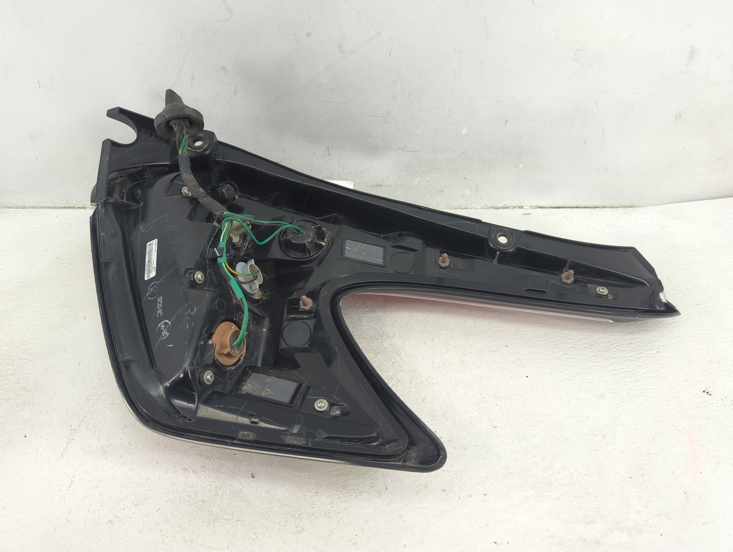 2015-2017 Nissan Juke Tail Light Assembly Driver Left OEM P/N:26555-3YM2B Fits Fits 2015 2016 2017 OEM Used Auto Parts - Oem