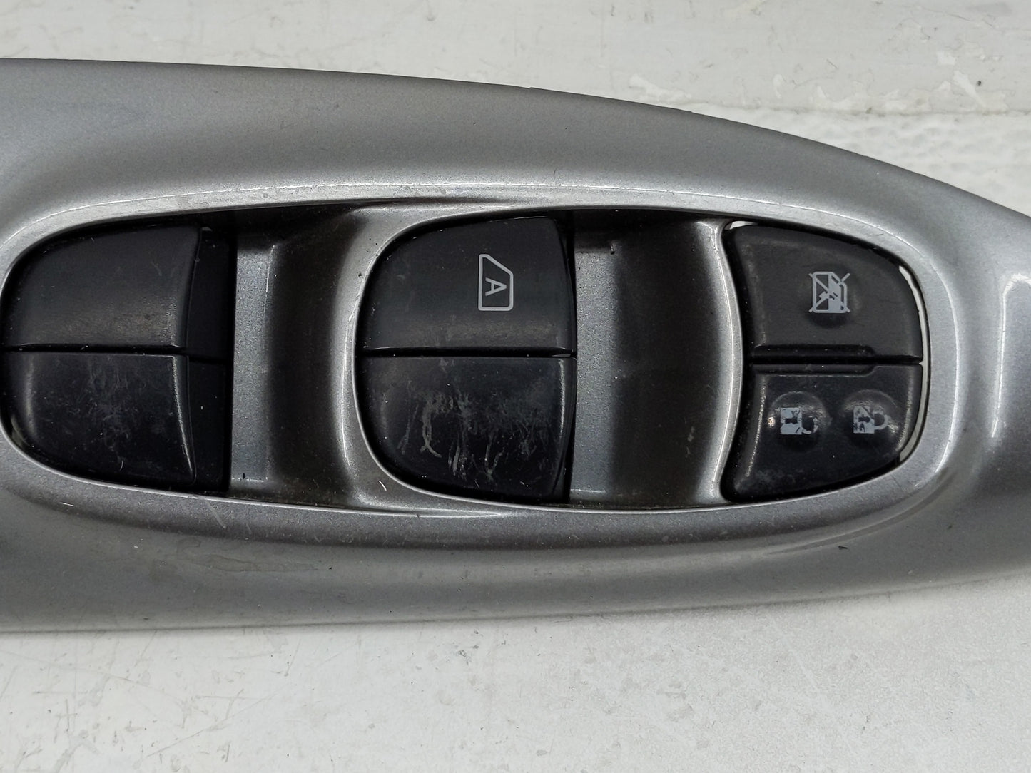 2011-2017 Nissan Juke Master Power Window Switch Replacement Driver Side Left P/N:25401 1KA0B Fits OEM Used Auto Parts - Oem