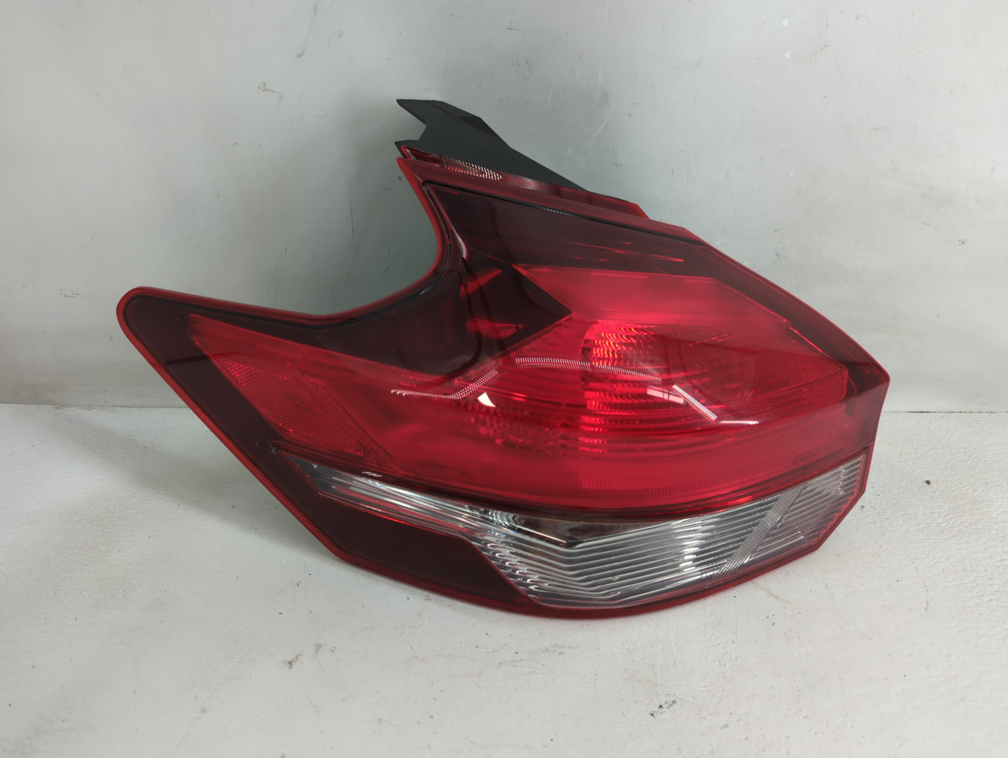 2017 Nissan Kicks Tail Light Assembly Driver Left OEM P/N:N402590649 Fits OEM Used Auto Parts - Oemusedautoparts1.com