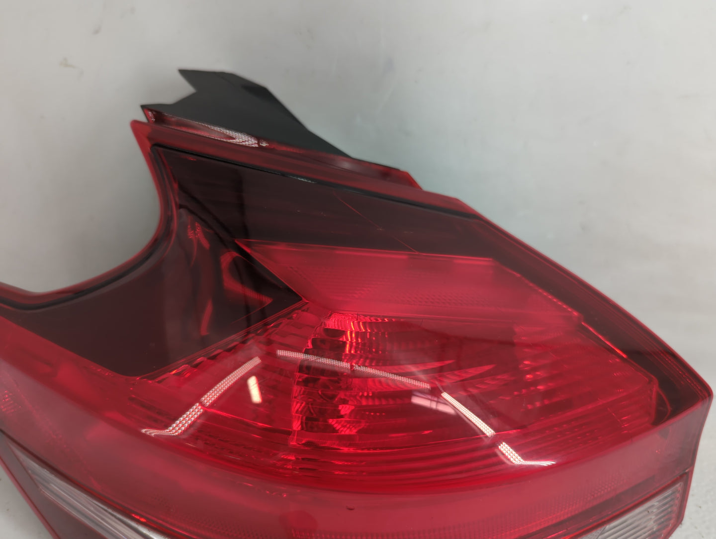 2017 Nissan Kicks Tail Light Assembly Driver Left OEM P/N:N402590649 Fits OEM Used Auto Parts - Oemusedautoparts1.com