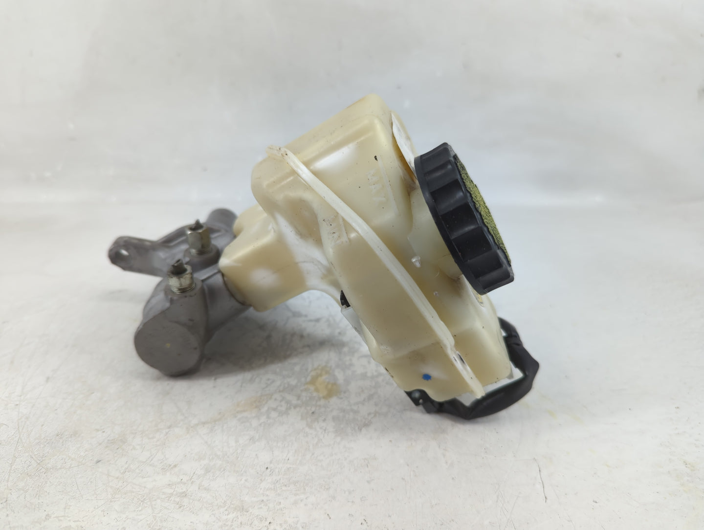 2016-2021 Nissan Maxima Brake Master Cylinder - Oemusedautoparts1.com