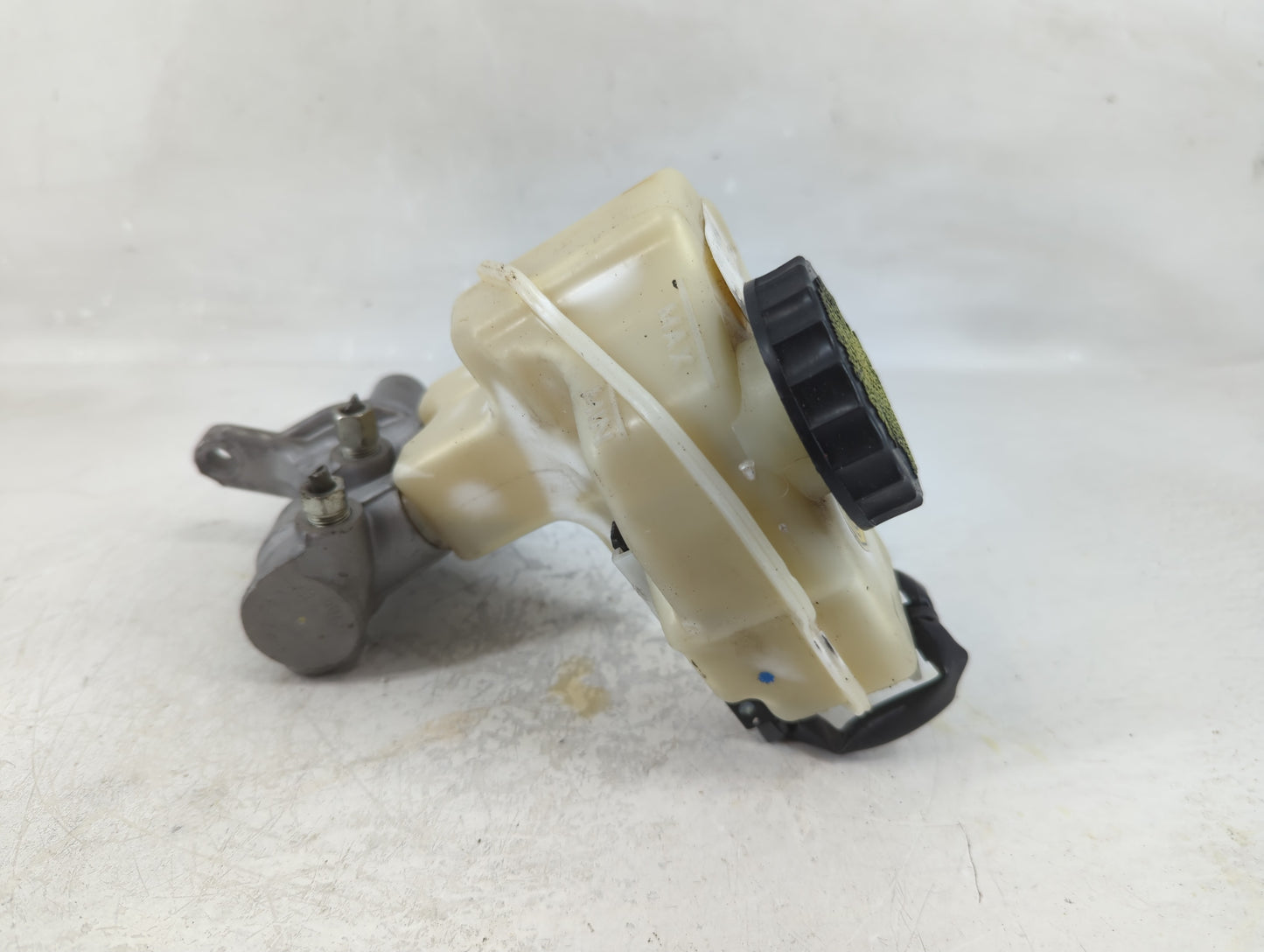 2016-2021 Nissan Maxima Brake Master Cylinder - Oemusedautoparts1.com