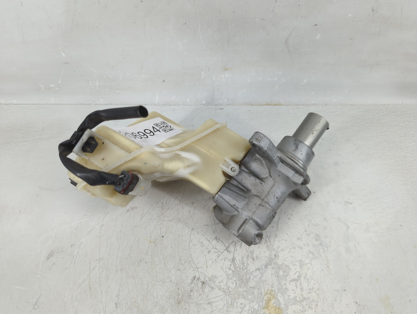 2016-2021 Nissan Maxima Brake Master Cylinder - Oemusedautoparts1.com