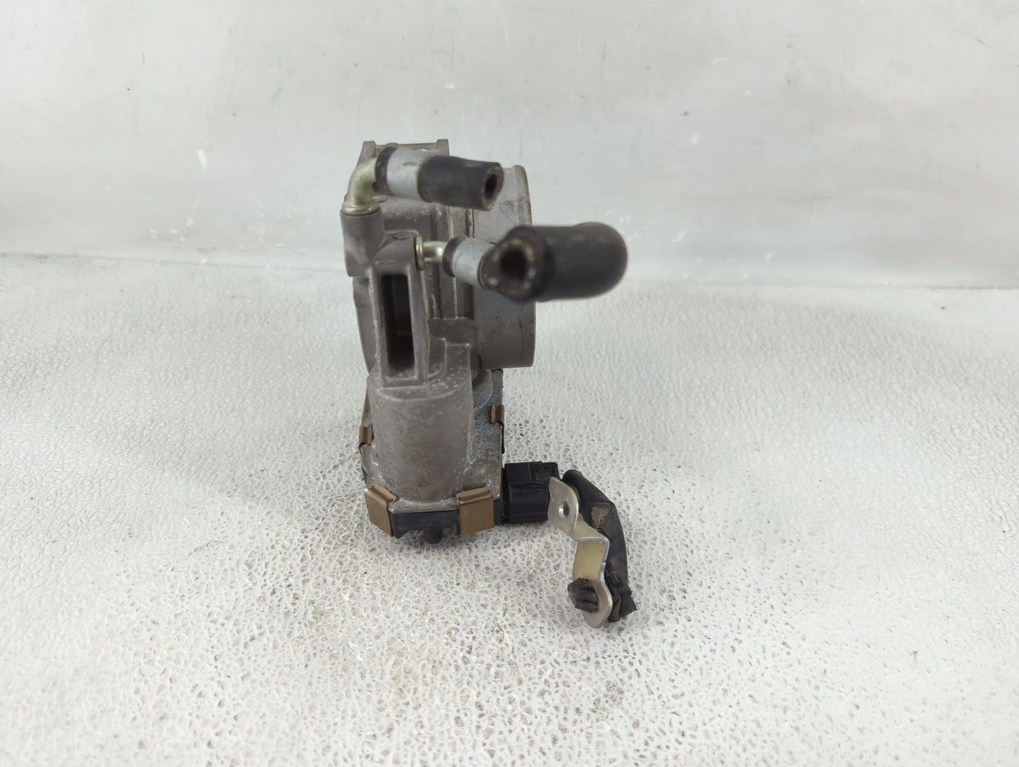 2016-2020 Nissan Maxima Throttle Body Fits Fits 2016 2017 2018 2019 2020 OEM Used Auto Parts - Oemusedautoparts1.com