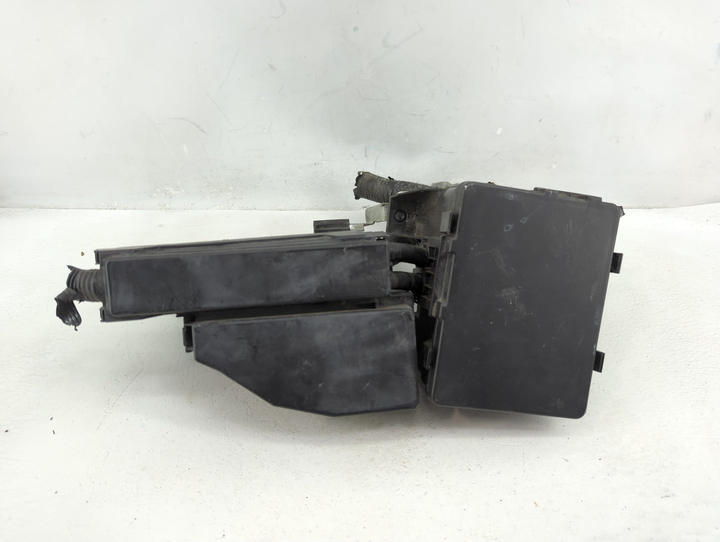 2016-2021 Nissan Maxima Fusebox Fuse Box Panel Relay Module Fits Fits 2016 2017 2018 2019 2020 2021 OEM Used Auto Parts - Oe