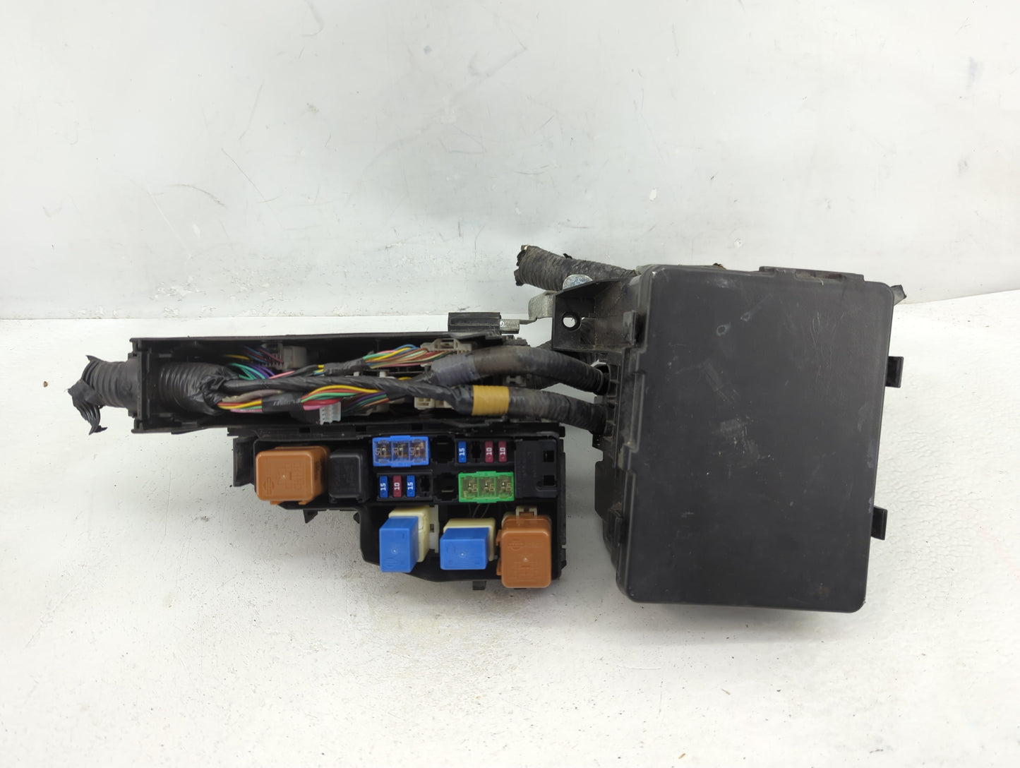 2016-2021 Nissan Maxima Fusebox Fuse Box Panel Relay Module Fits Fits 2016 2017 2018 2019 2020 2021 OEM Used Auto Parts - Oe