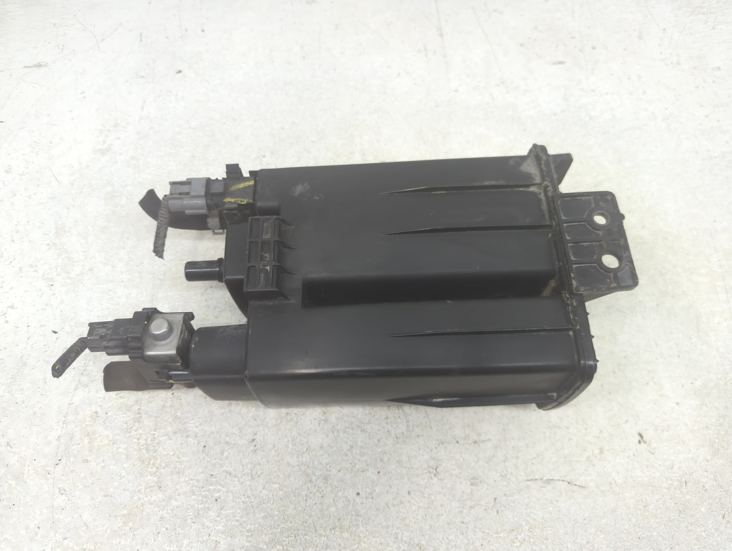 2017 Nissan Maxima Fuel Vapor Charcoal Canister 1392387 - Oemusedautoparts1.com