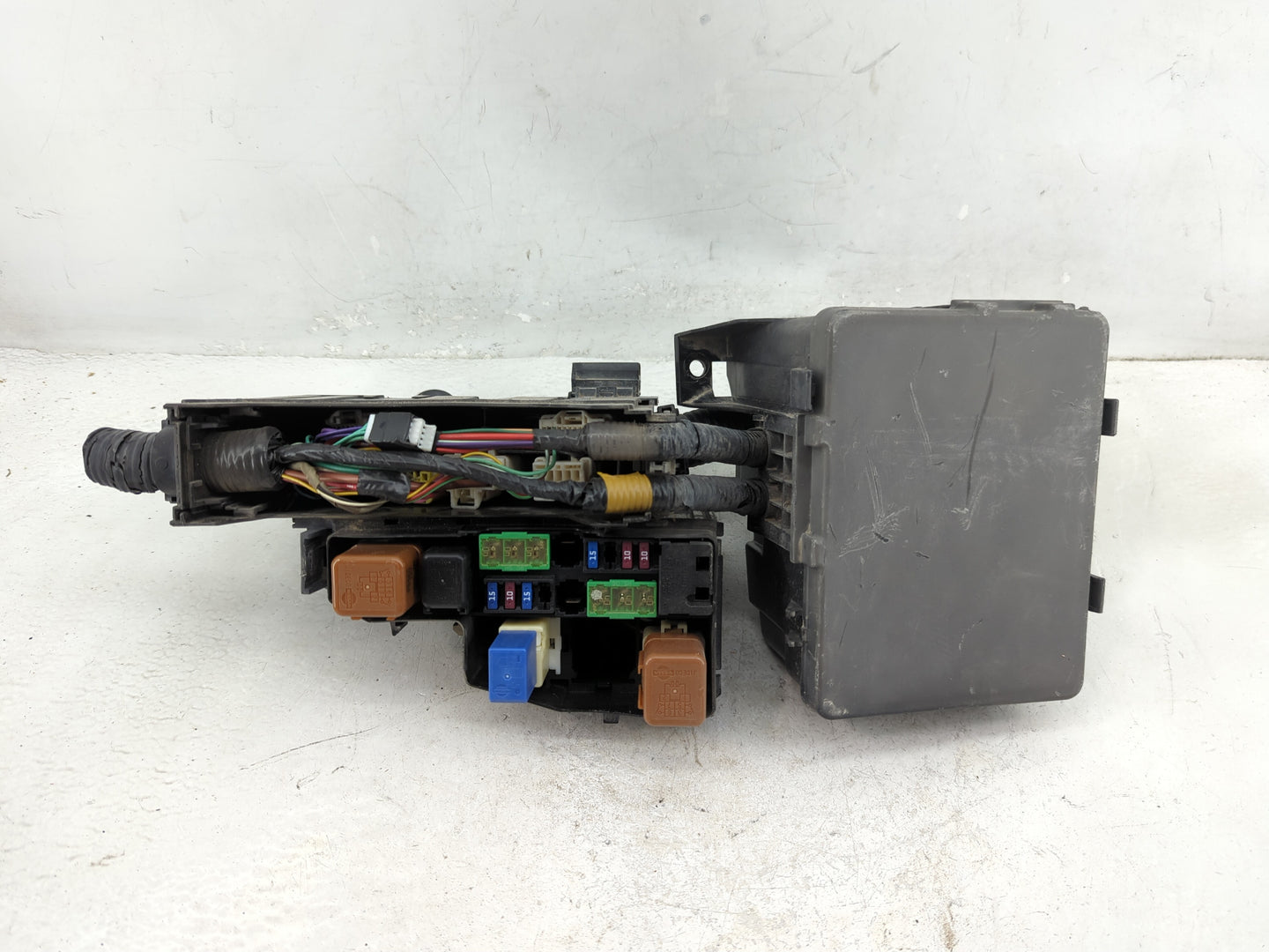 2016-2021 Nissan Maxima Fusebox Fuse Box Panel Relay Module Fits Fits 2016 2017 2018 2019 2020 2021 OEM Used Auto Parts - Oe