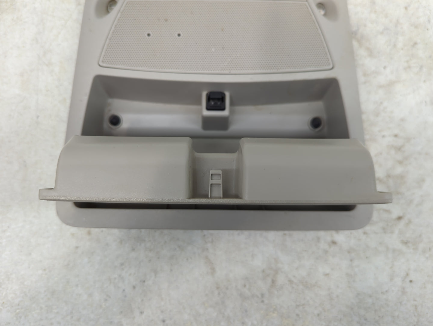 2017-2020 Nissan Maxima Overhead Roof Console - Oemusedautoparts1.com