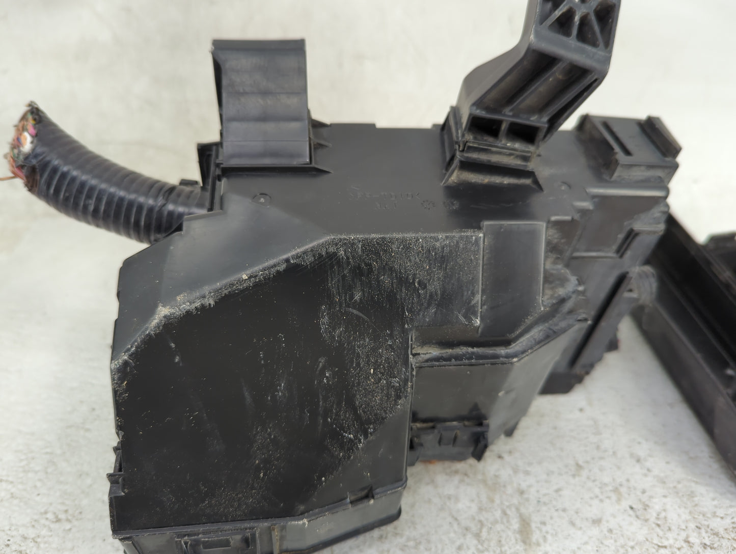 2016-2021 Nissan Maxima Fusebox Fuse Box Panel Relay Module Fits Fits 2016 2017 2018 2019 2020 2021 OEM Used Auto Parts - Oe