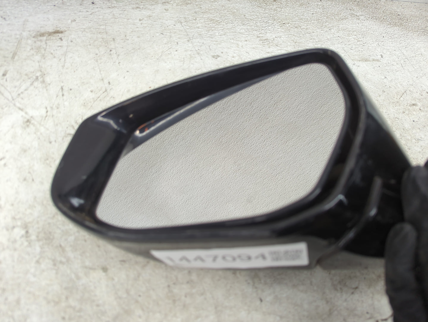 2016-2020 Nissan Maxima Driver Side View Mirror - Left Door Mirror OEM Used - Oemusedautoparts1.com
