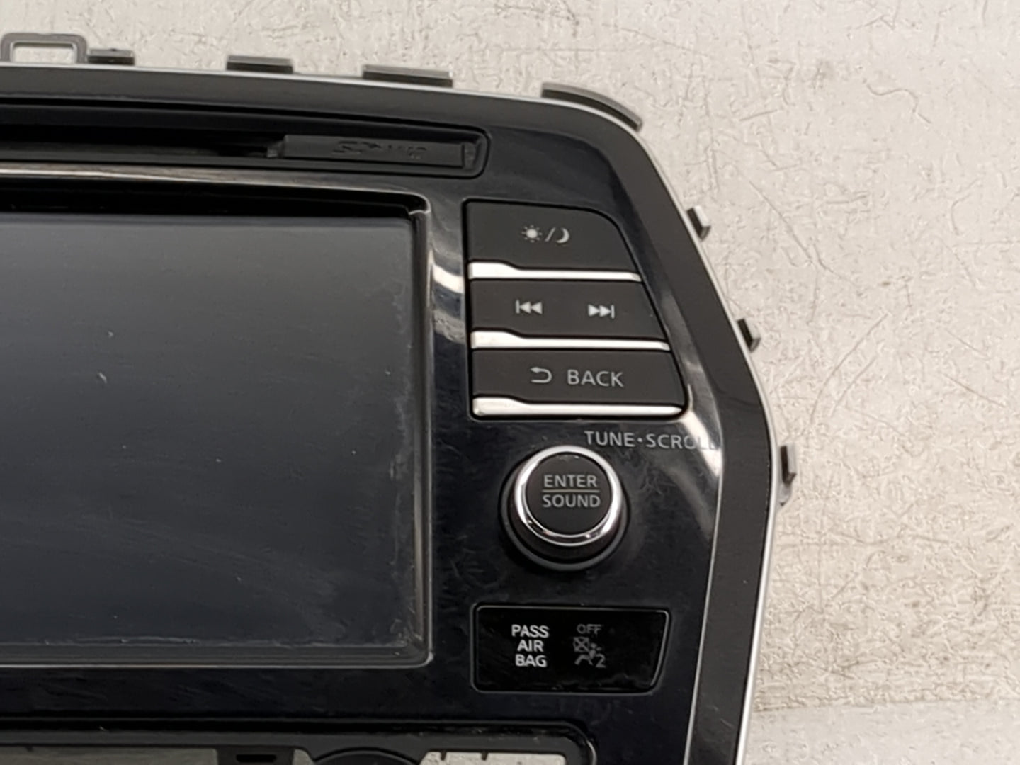 2017 Nissan Maxima Radio AM FM Cd Player Receiver Replacement P/N:259159DD0A QY-8500 Fits OEM Used Auto Parts - Oemusedautop
