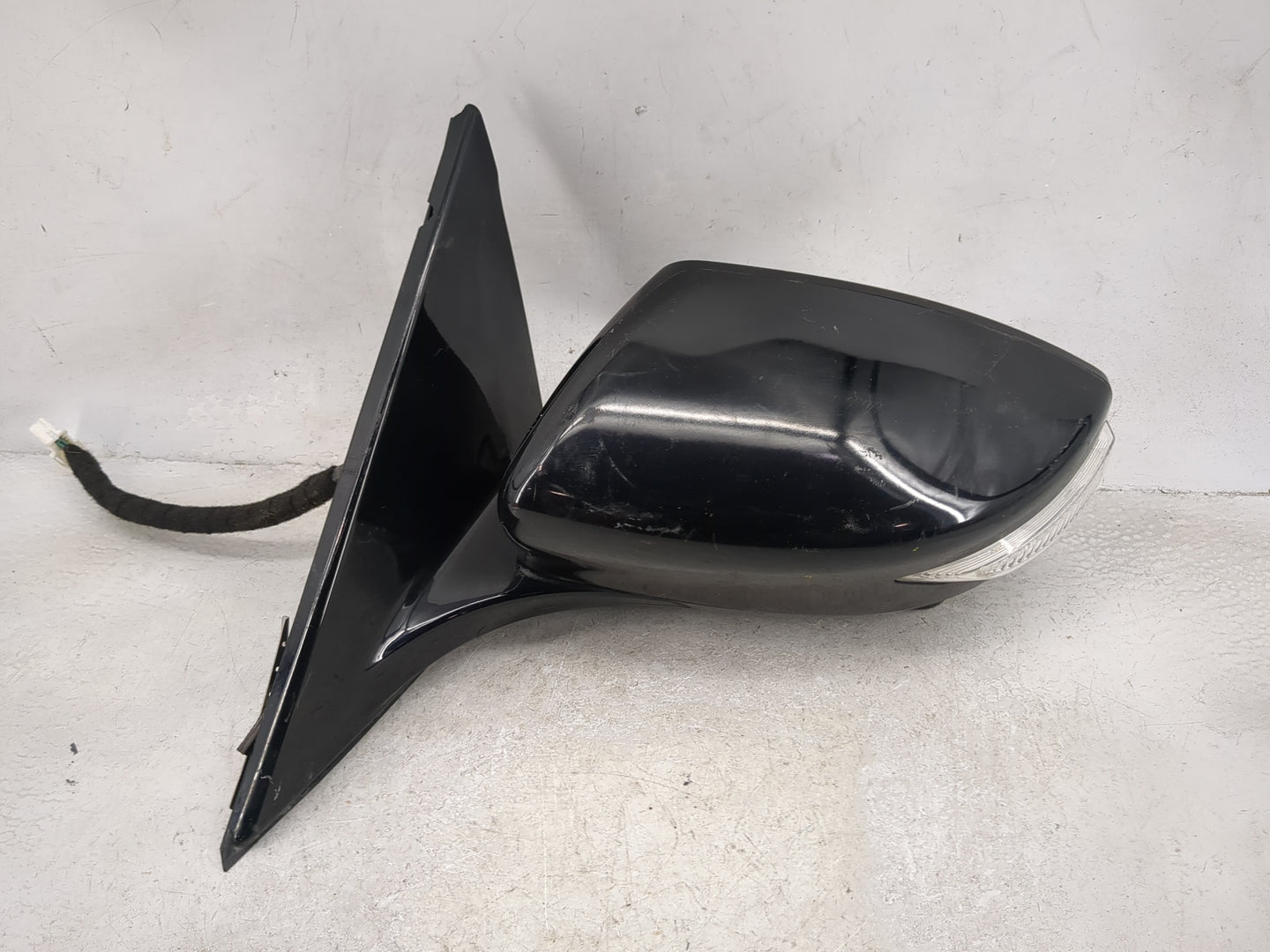 2016-2019 Nissan Maxima Driver Side View Mirror - Left Door Mirror OEM Used - Oemusedautoparts1.com