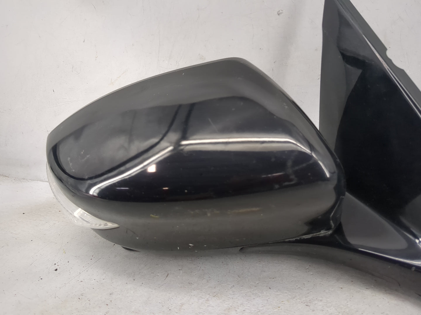 2016-2019 Nissan Maxima Passenger Side View Mirror - Right Door Mirror OEM Used - Oemusedautoparts1.com