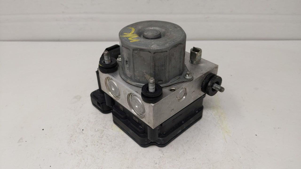 2016-2017 Nissan Maxima ABS Pump Control Module Replacement P/N:47660 4RA0A Fits Fits 2016 2017 OEM Used Auto Parts - Oemuse