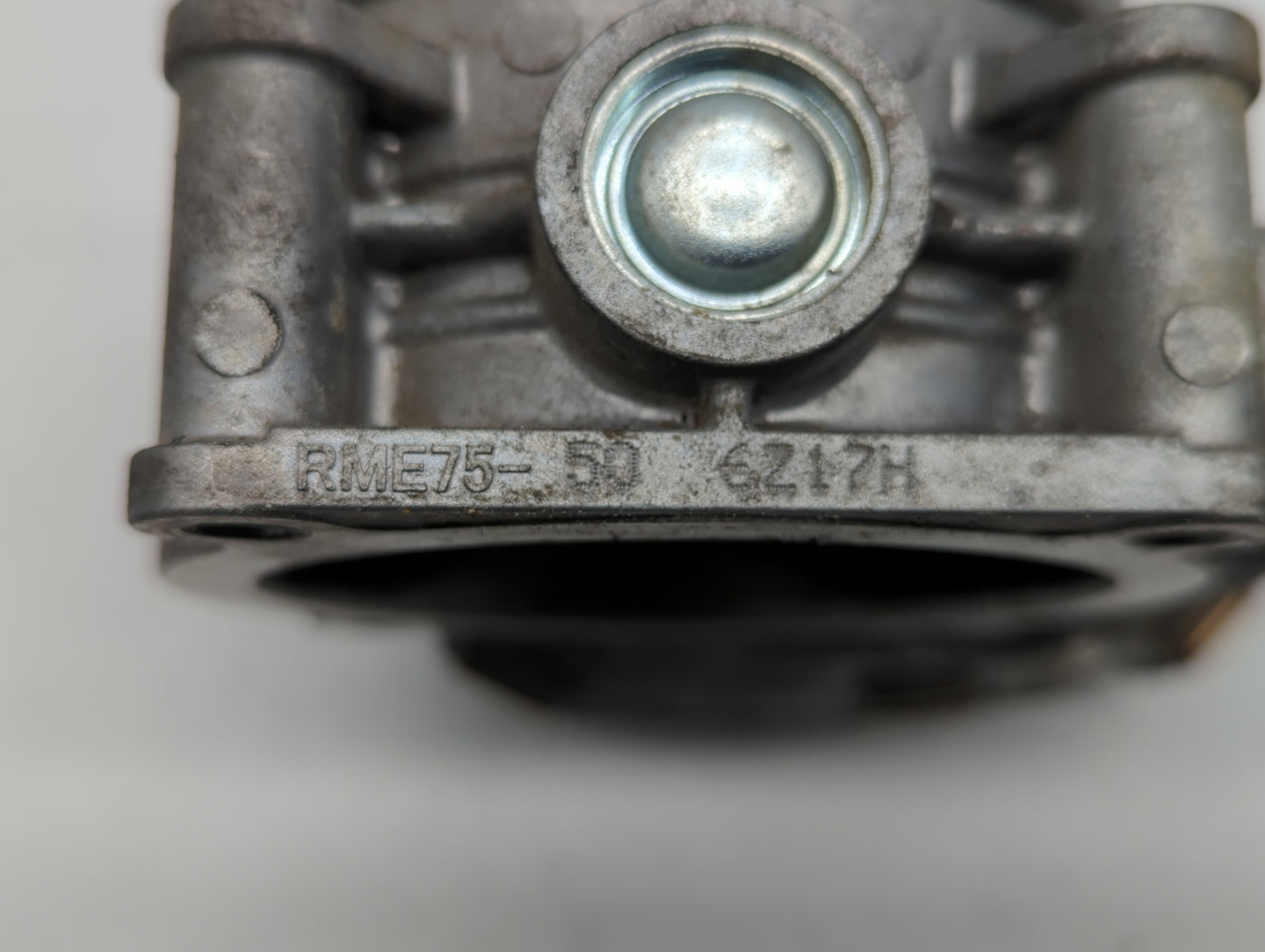 2016-2019 Nissan Maxima Throttle Body P/N:RME75-50 Fits Fits 2016 2017 2018 2019 OEM Used Auto Parts - Oemusedautoparts1.com