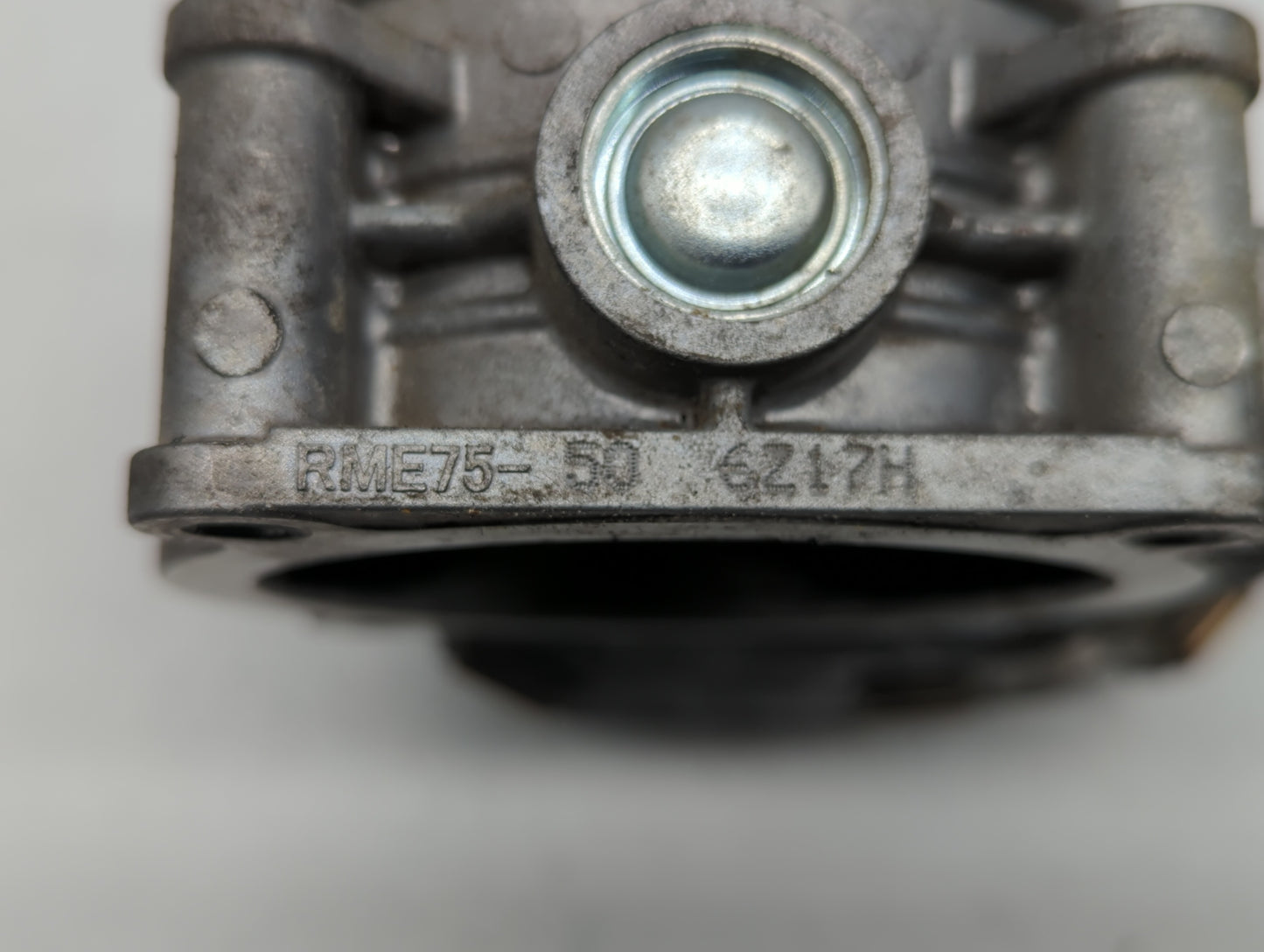 2016-2019 Nissan Maxima Throttle Body P/N:RME75-50 Fits Fits 2016 2017 2018 2019 OEM Used Auto Parts - Oemusedautoparts1.com