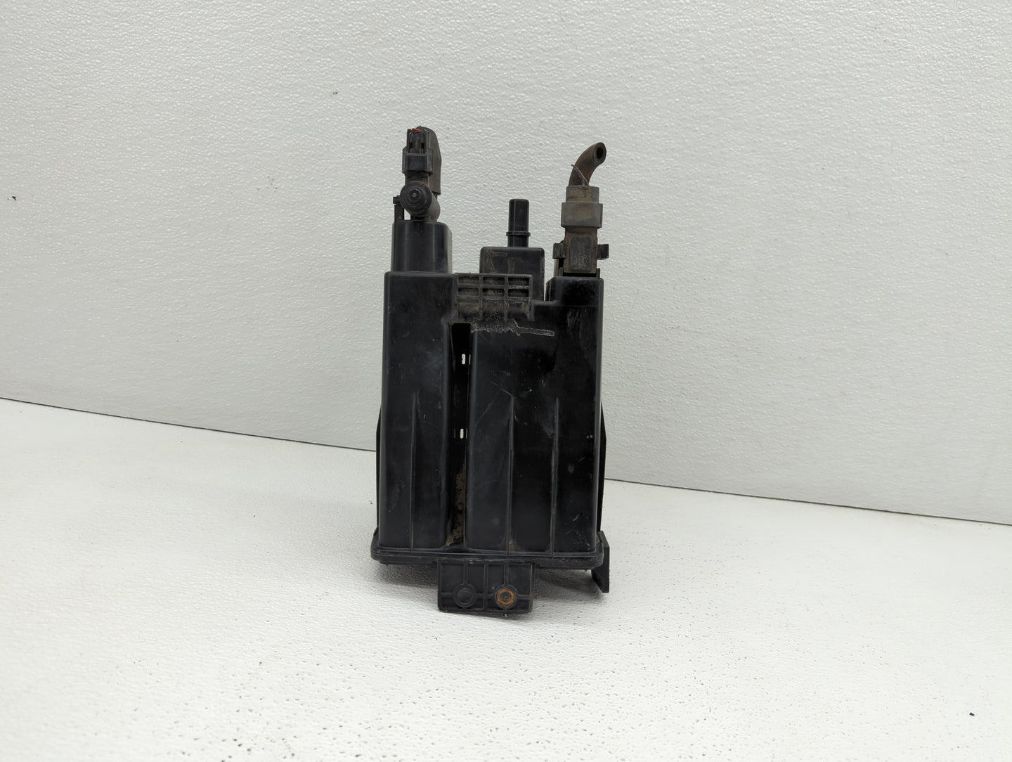 2017 Nissan Maxima Fuel Vapor Charcoal Canister 421779 - Oemusedautoparts1.com