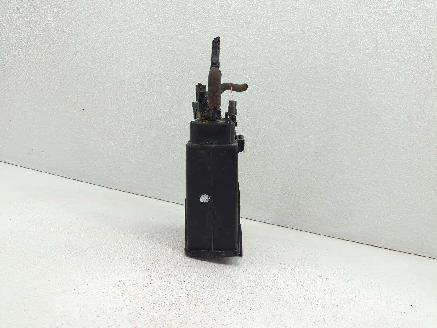 2017 Nissan Maxima Fuel Vapor Charcoal Canister - Oemusedautoparts1.com