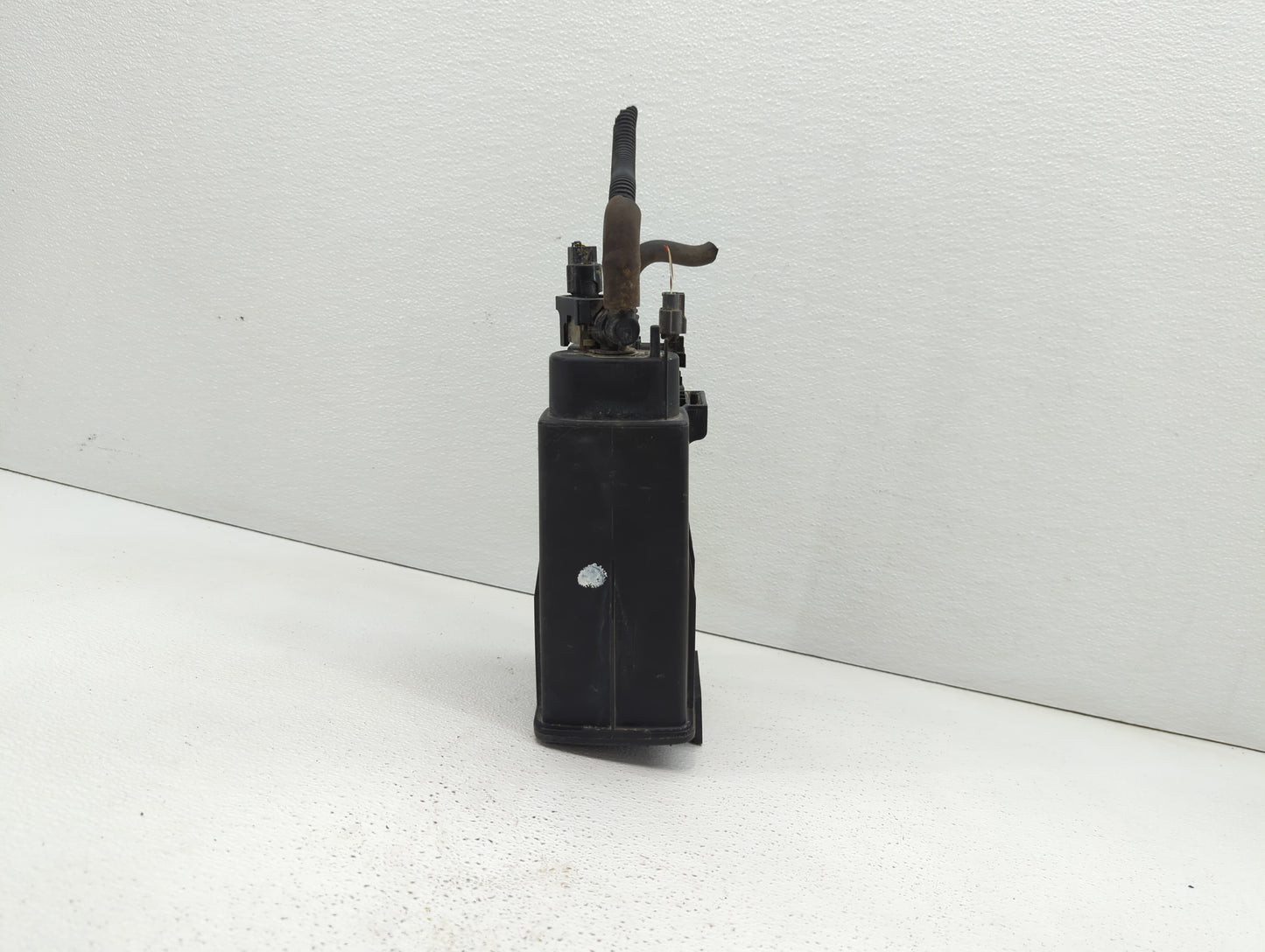 2017 Nissan Maxima Fuel Vapor Charcoal Canister - Oemusedautoparts1.com