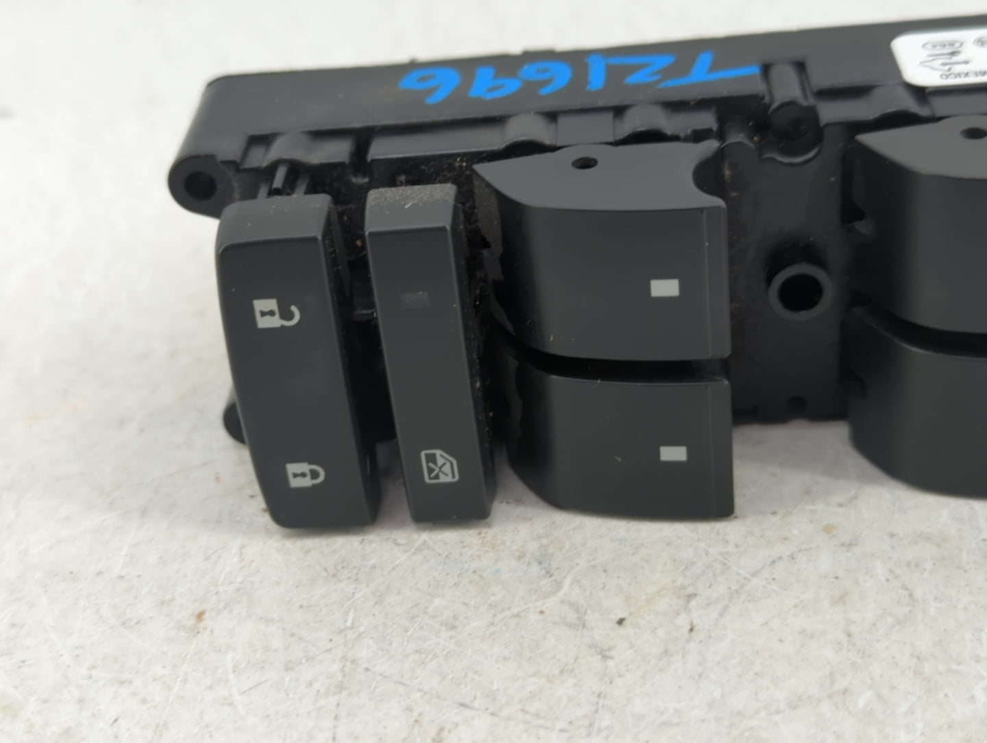 2017 Nissan Maxima Master Power Window Switch Replacement Driver Side Left P/N:20958435AA F00HJ00707 Fits OEM Used Auto Part