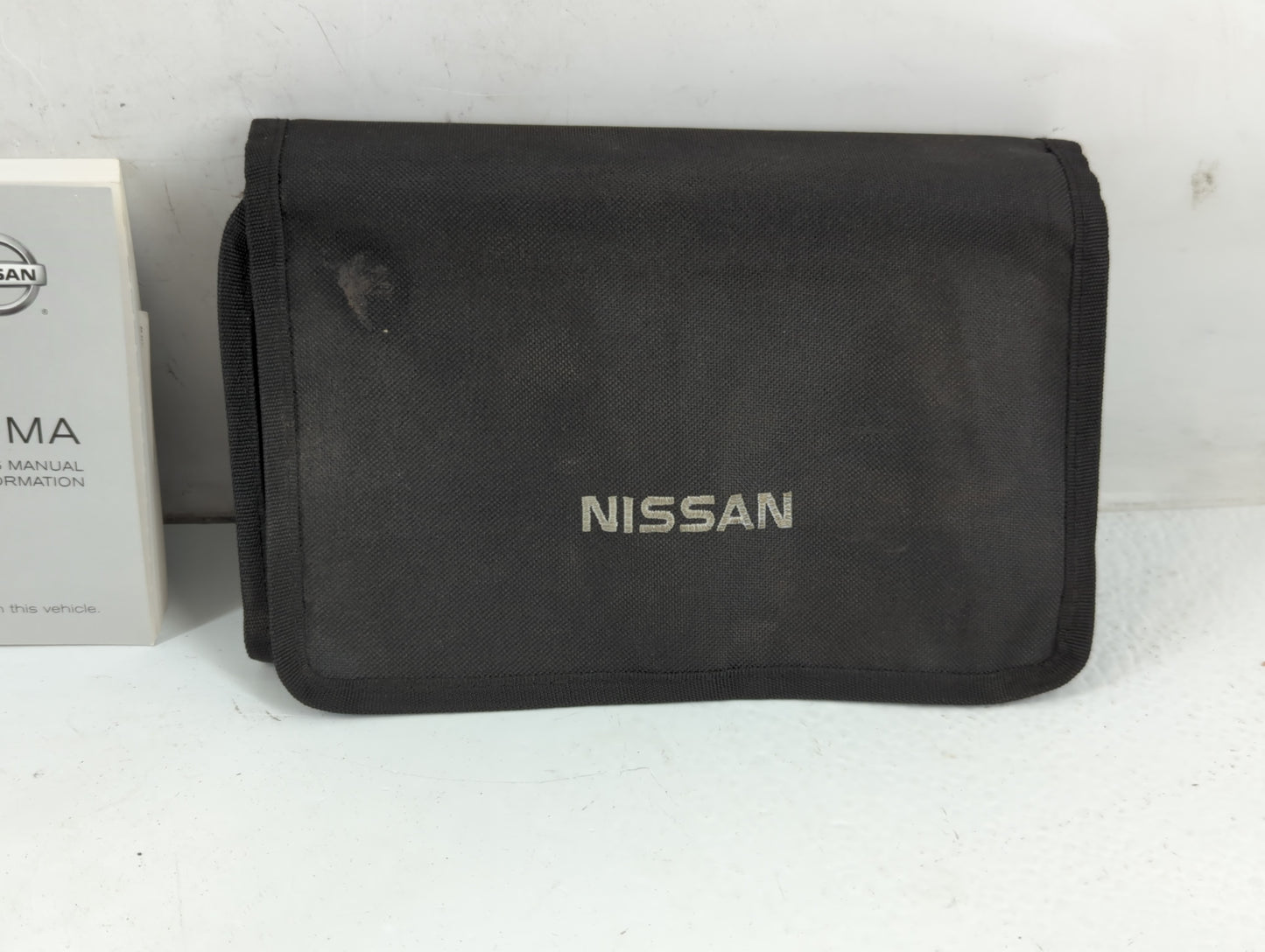 2017 Nissan Maxima Owners Manual Book Guide P/N:OM17EA 0A36U1 OEM Used Auto Parts - Oemusedautoparts1.com