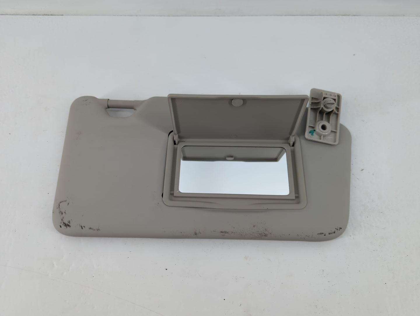 2015-2019 Nissan Micra Sun Visor Shade Replacement Passenger Right Mirror Fits Fits 2015 2016 2017 2018 2019 OEM Used Auto P