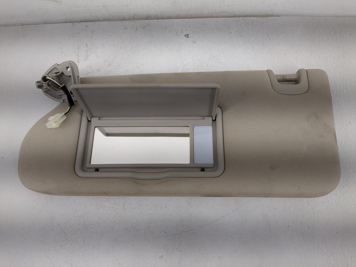 2015-2018 Nissan Murano Sun Visor Shade Replacement Driver Left Mirror Fits Fits 2015 2016 2017 2018 OEM Used Auto Parts - O